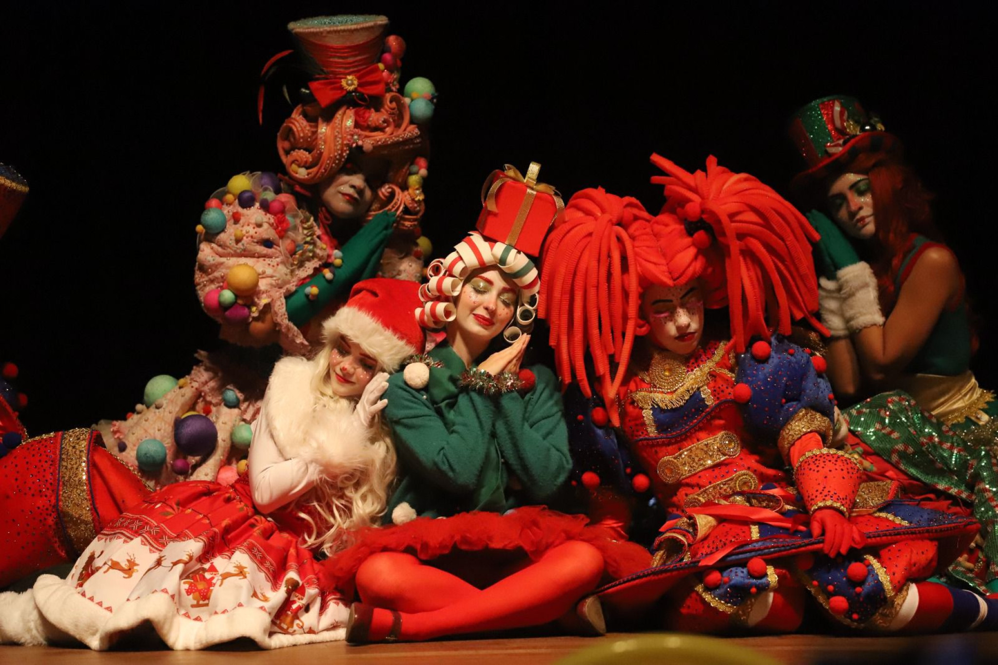 Evento em prol de hospitais de combate ao câncer infantil lota Teatro Guaíra