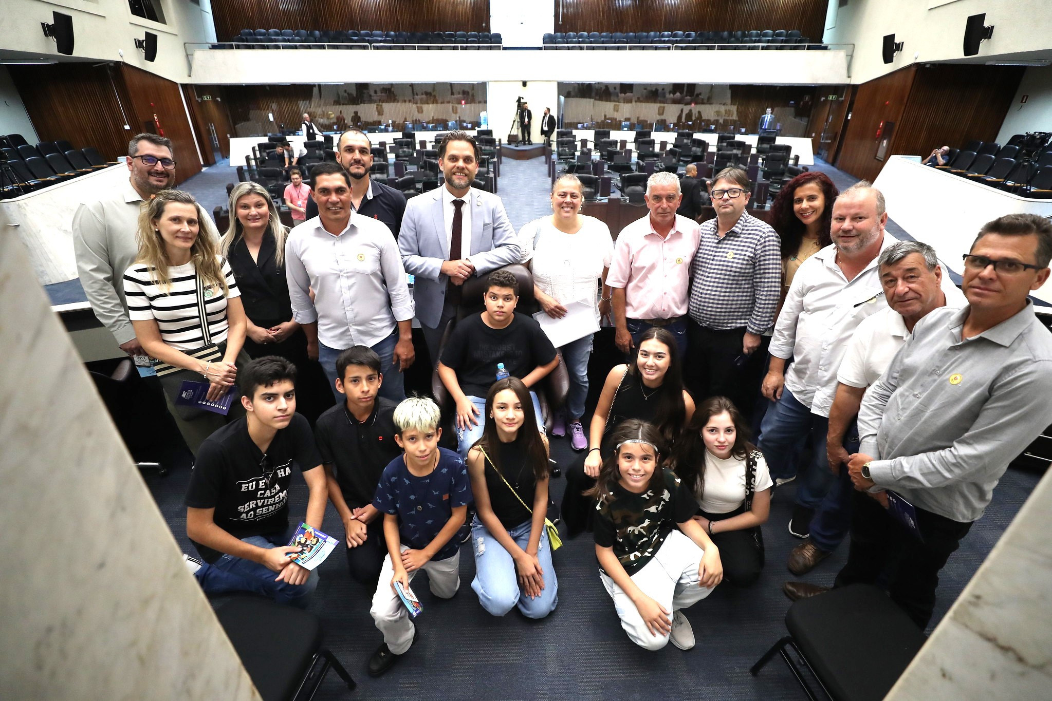 Parlamento Jovem de Ibaiti visita a Assembleia