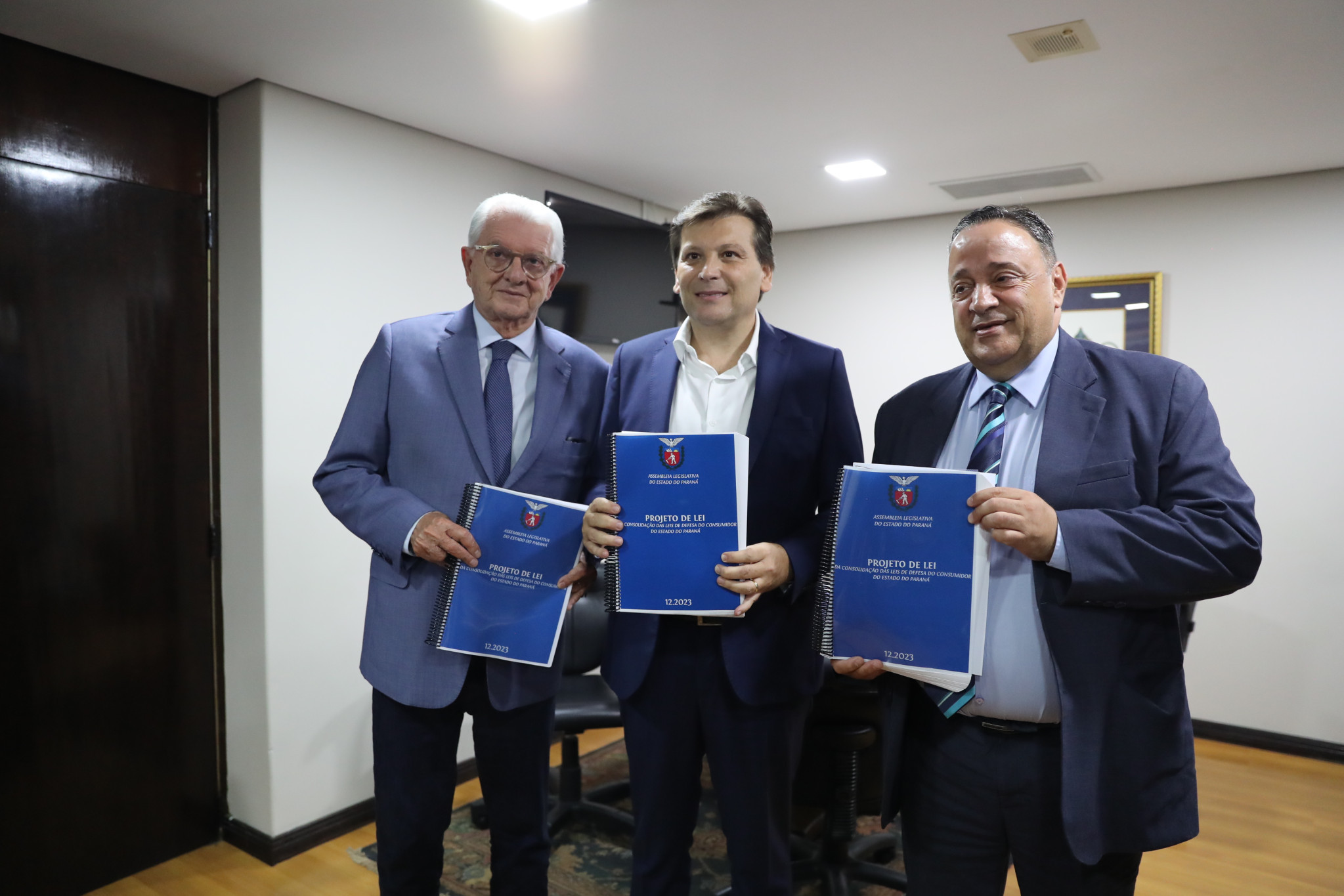 Comissão que elabora código de leis do consumidor define cronograma de trabalho