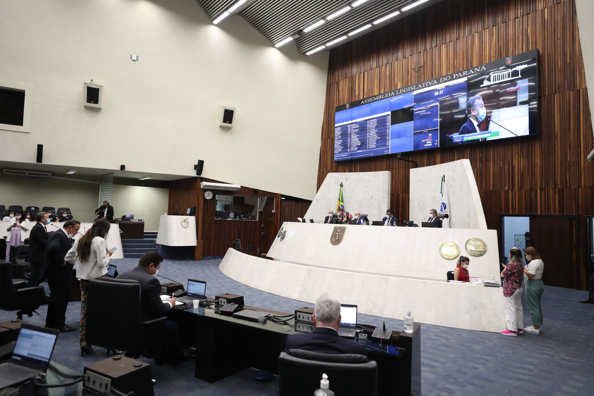 Assembleia encerra trabalhos em 2021 aprovando projeto que reajusta piso salarial dos professores