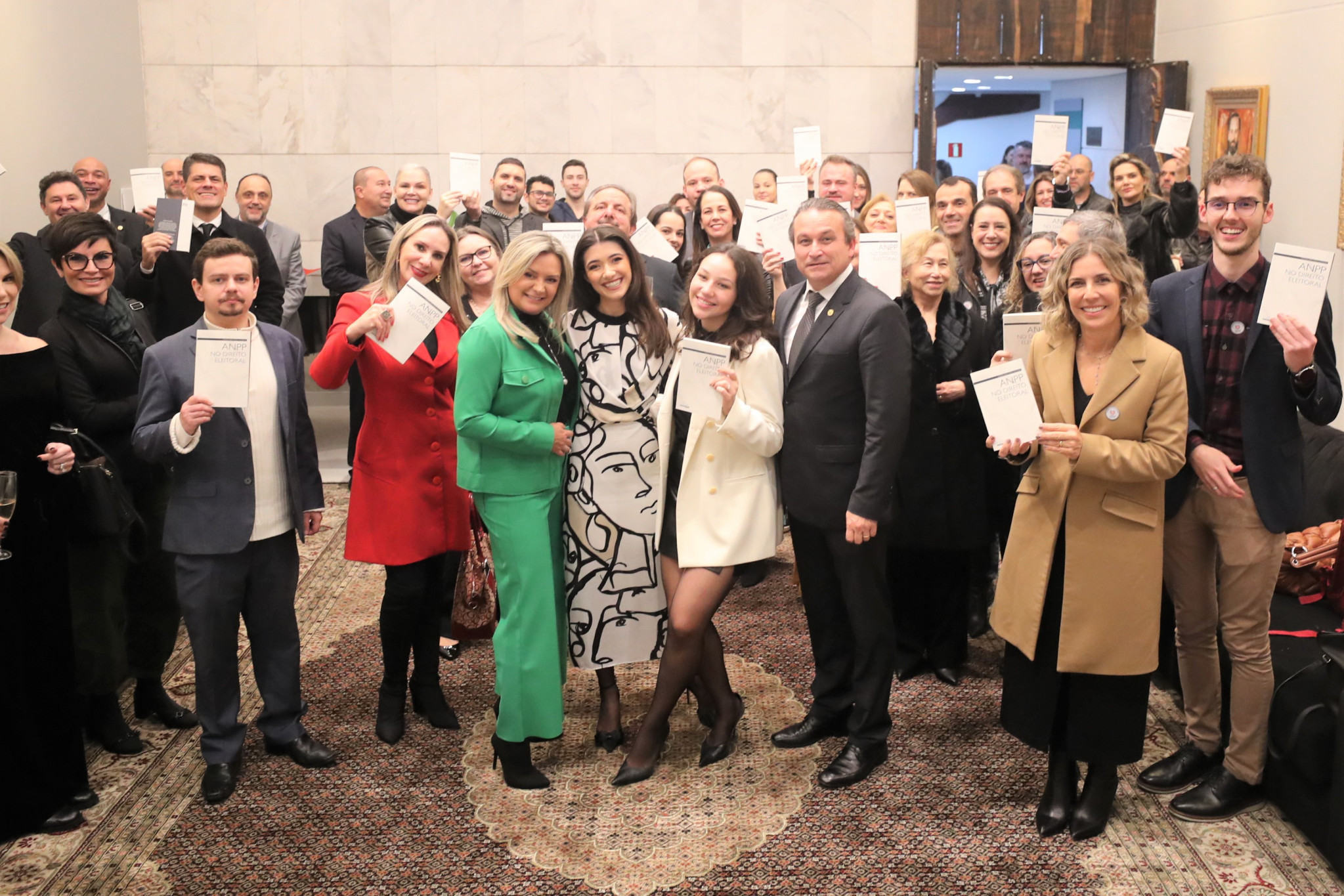 Livro “ O Acordo de Não Persecução Penal (ANPP) no Direito Eleitoral” foi lançado na Assembleia Legislativa