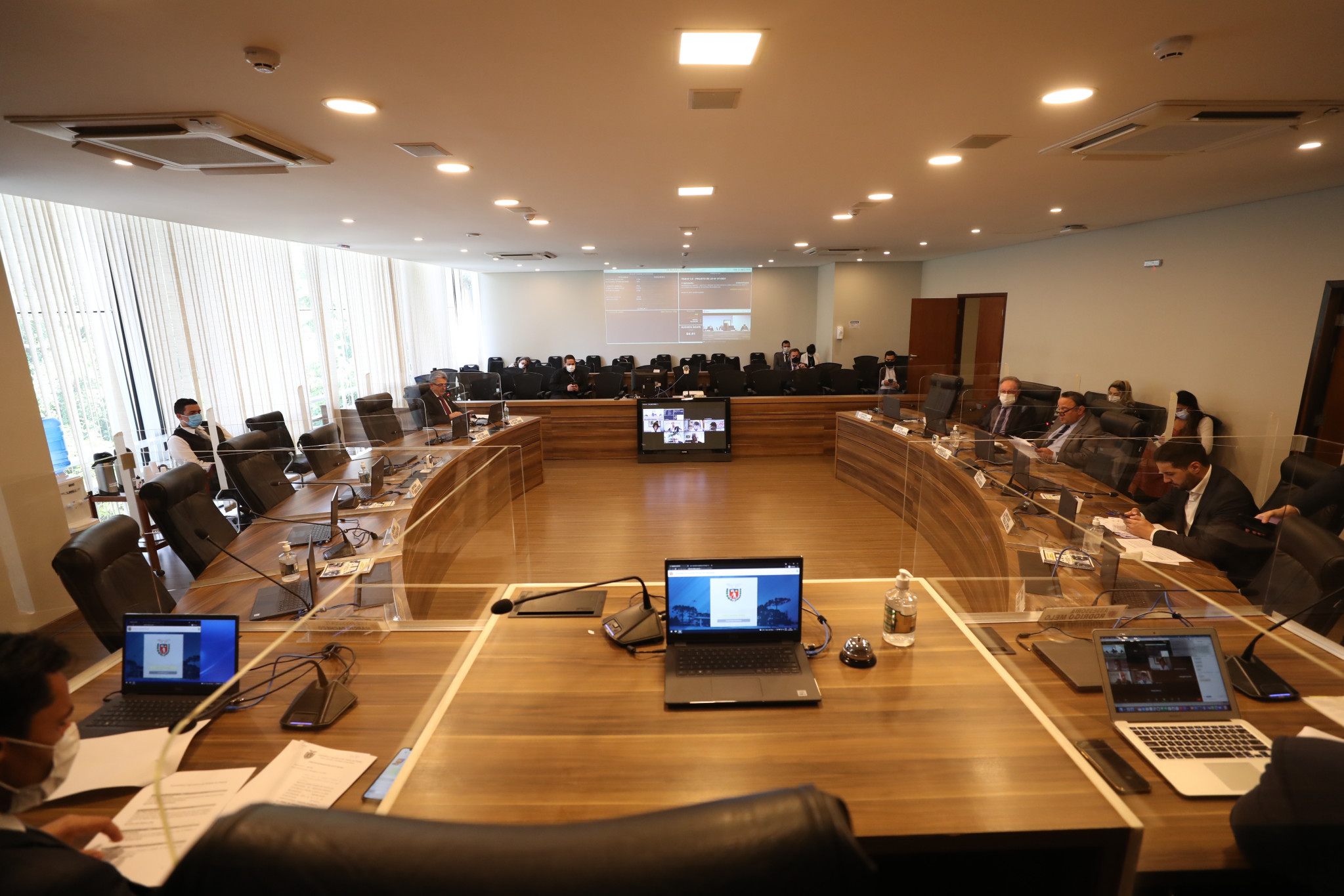 CCJ aprova proposta que concede benefício de R$ 80 a famílias vulneráveis
