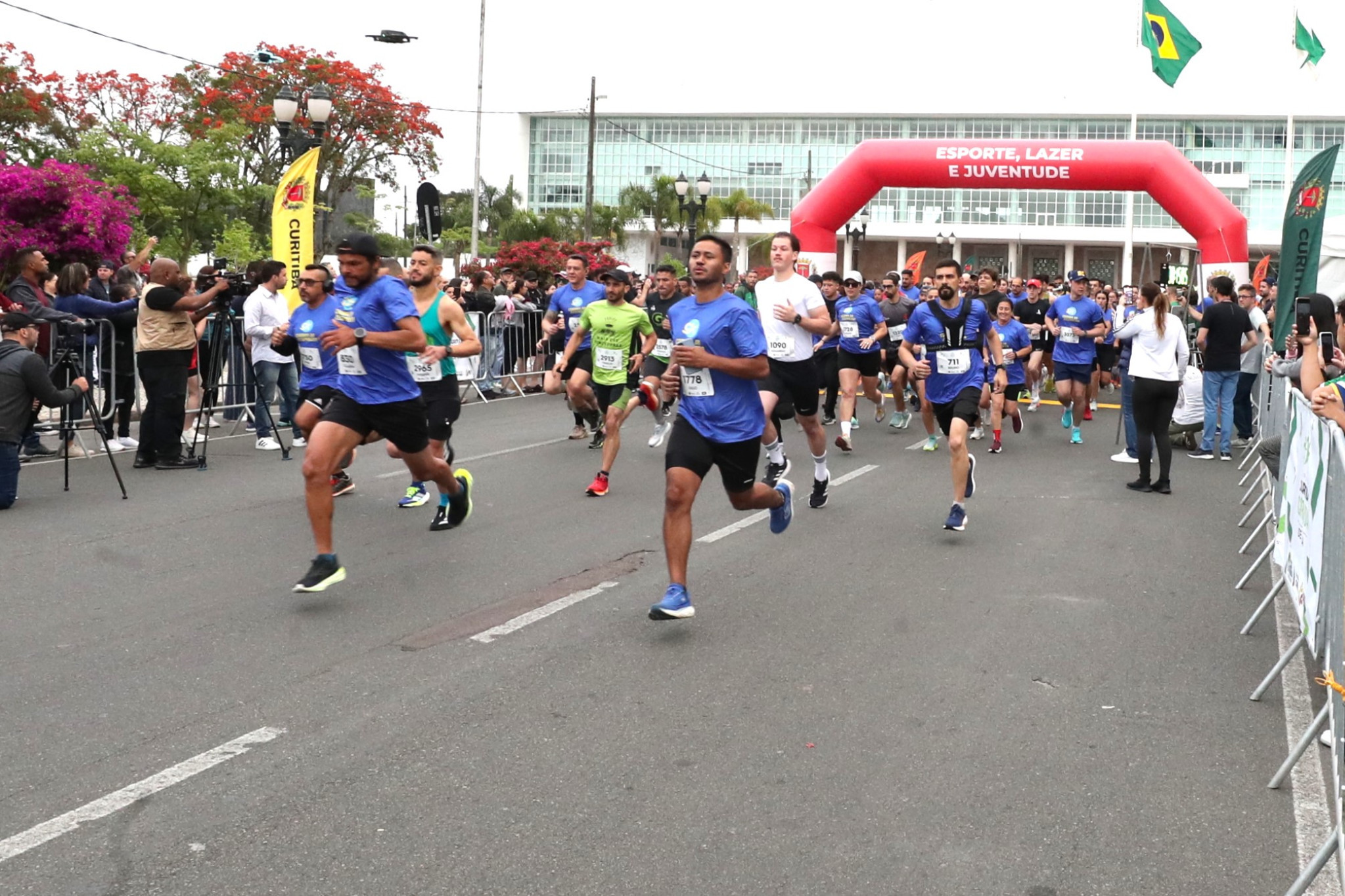 Mais de 6 mil pessoas participam da 1ª Corrida de Rua da Assembleia Legislativa do Paraná