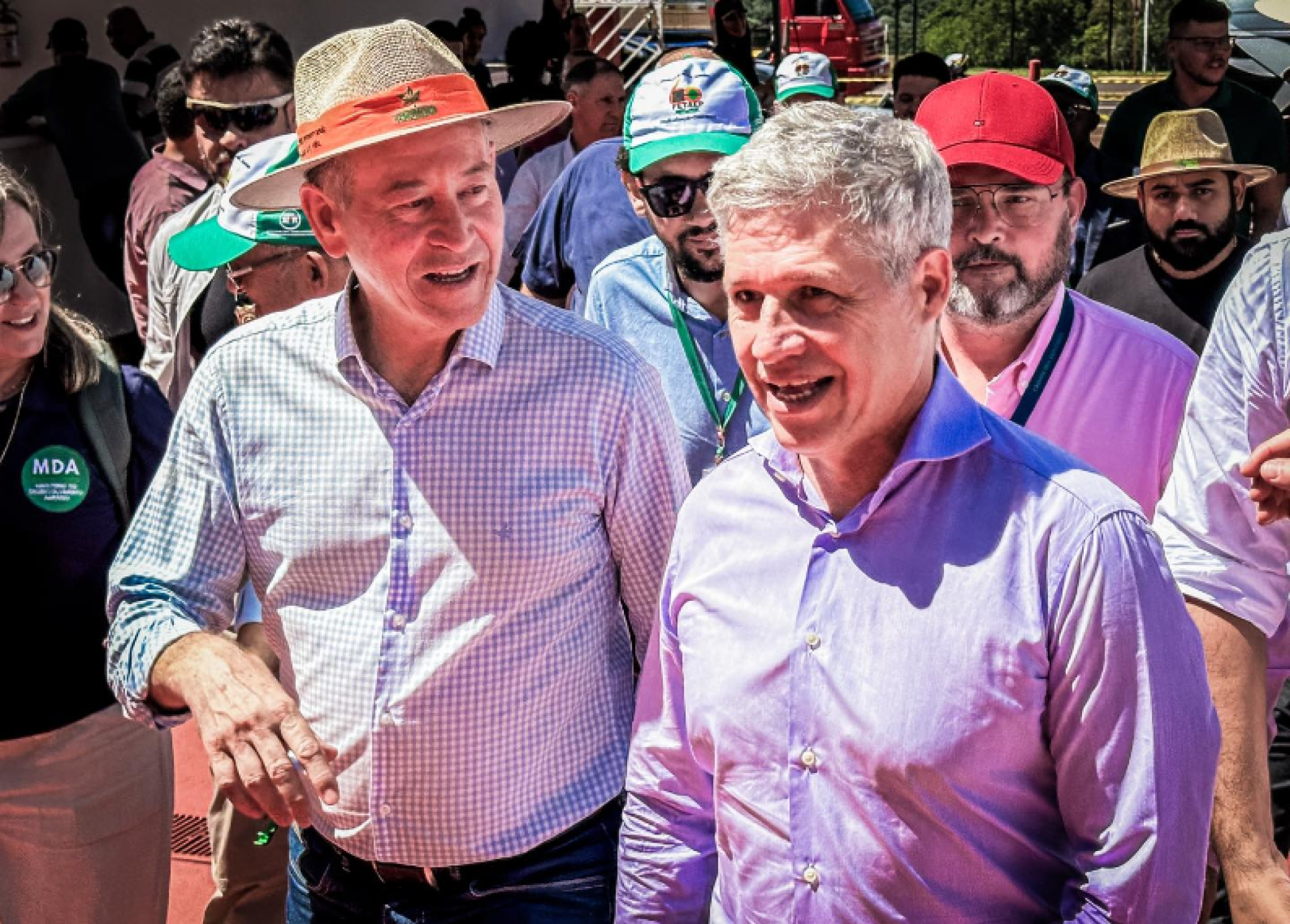 Deputado Professor Lemos (PT) acompanha ministro Paulo Teixeira durante assinatura de acordos que vão beneficiar a agricultura familiar e a produção agroecológica