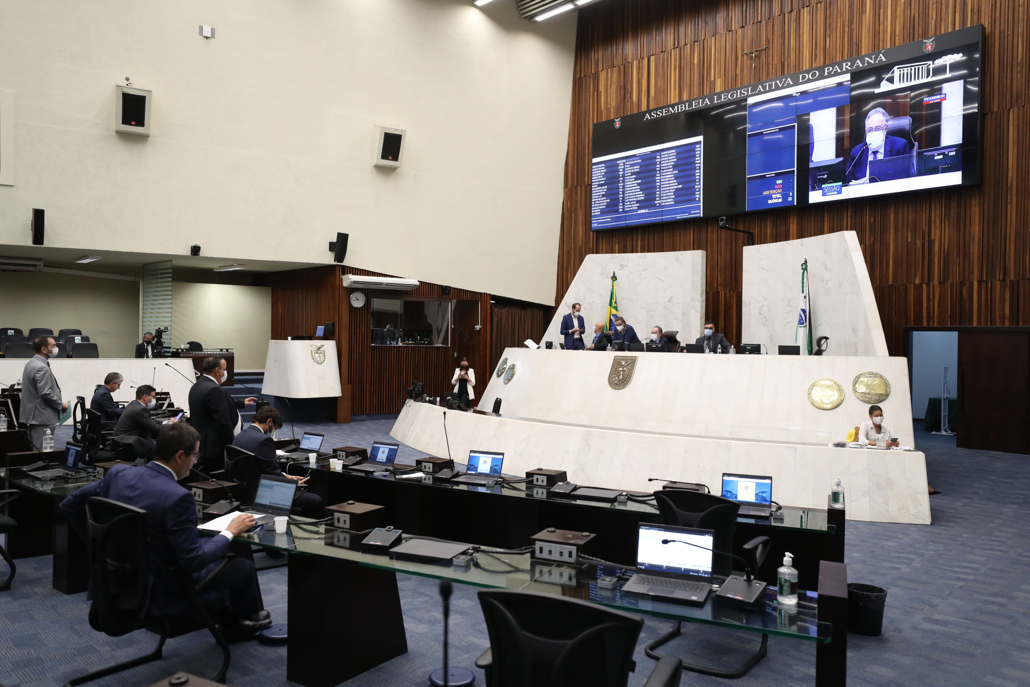 Assembleia abre caminho para a liberação do uso de máscaras no Paraná