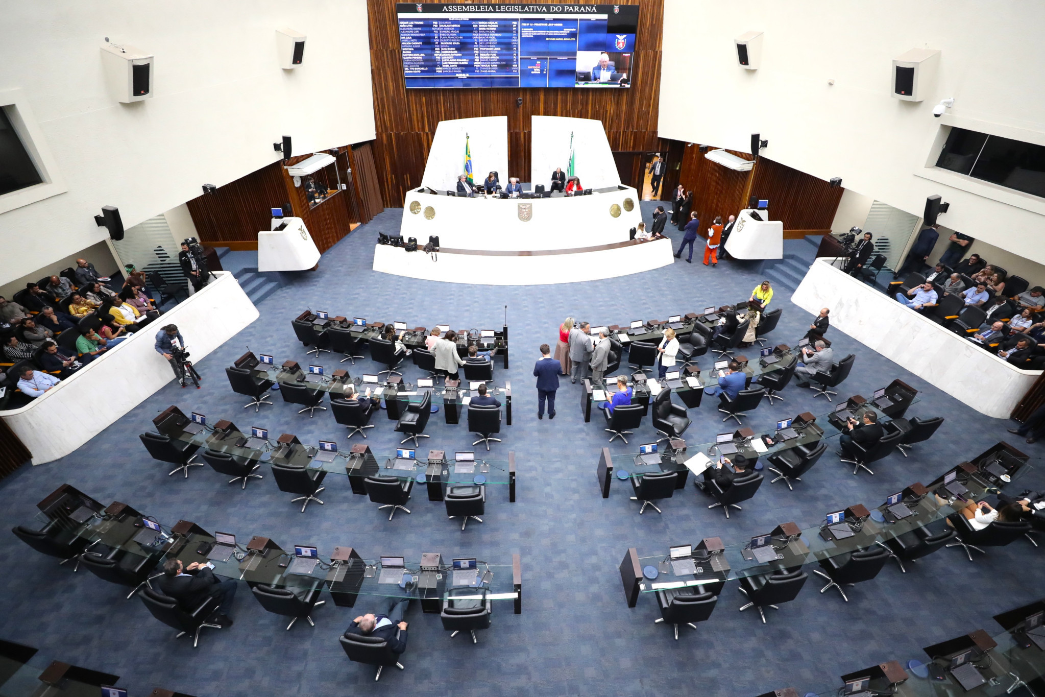 Avança projeto que beneficia doadoras de leite materno com isenção de taxa de inscrição em concurso público