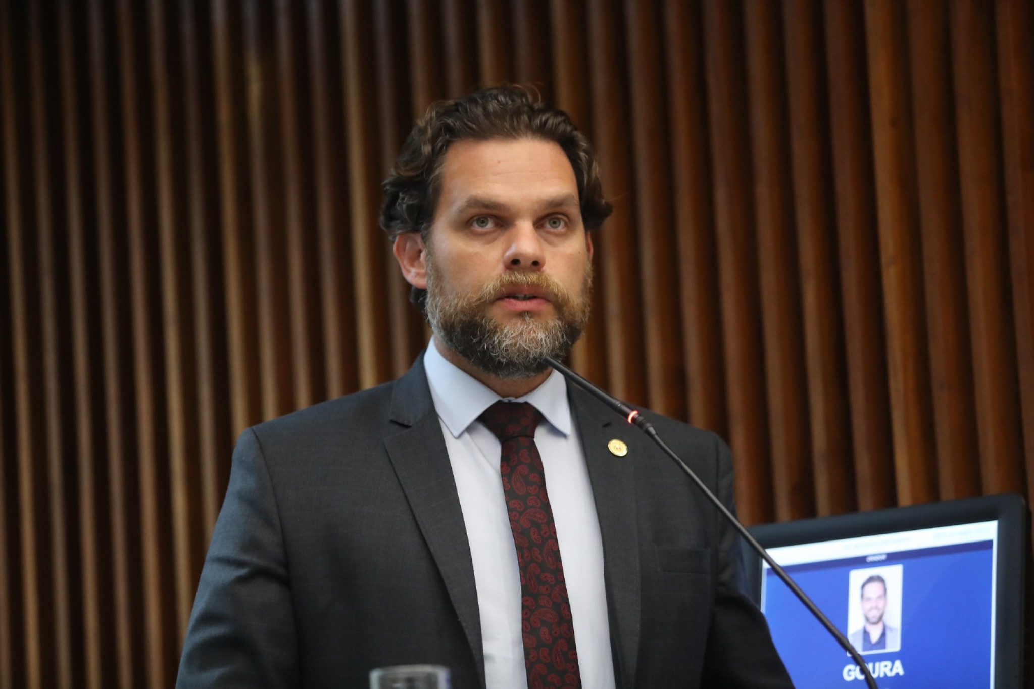 Deputado Goura (PDT) defende aumentar prazo da licença-paternidade de 5 para 20 dias no Governo do Estado e Assembleia