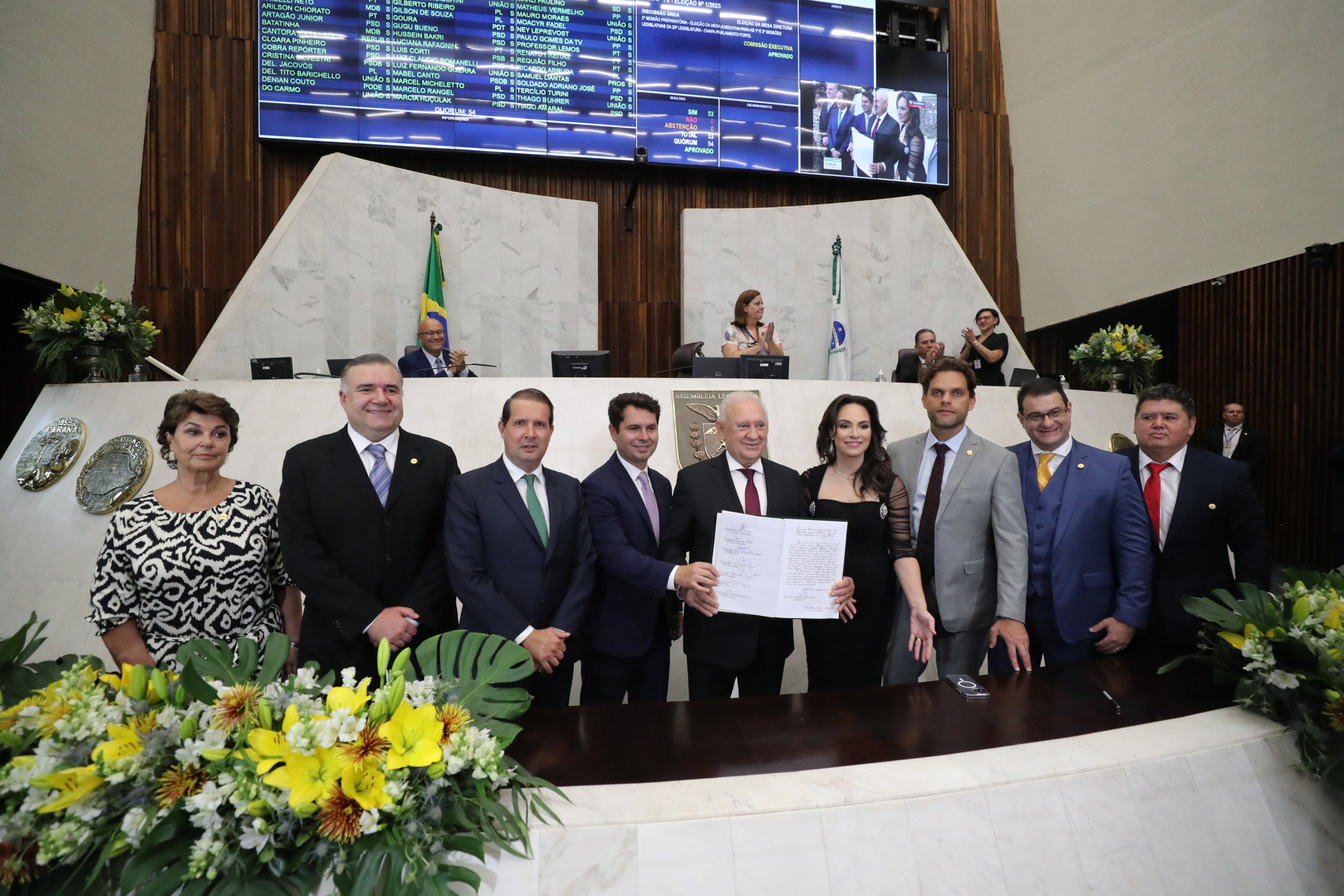 Deputadas e deputados  tomam posse na Assembleia Legislativa e elegem nova Mesa