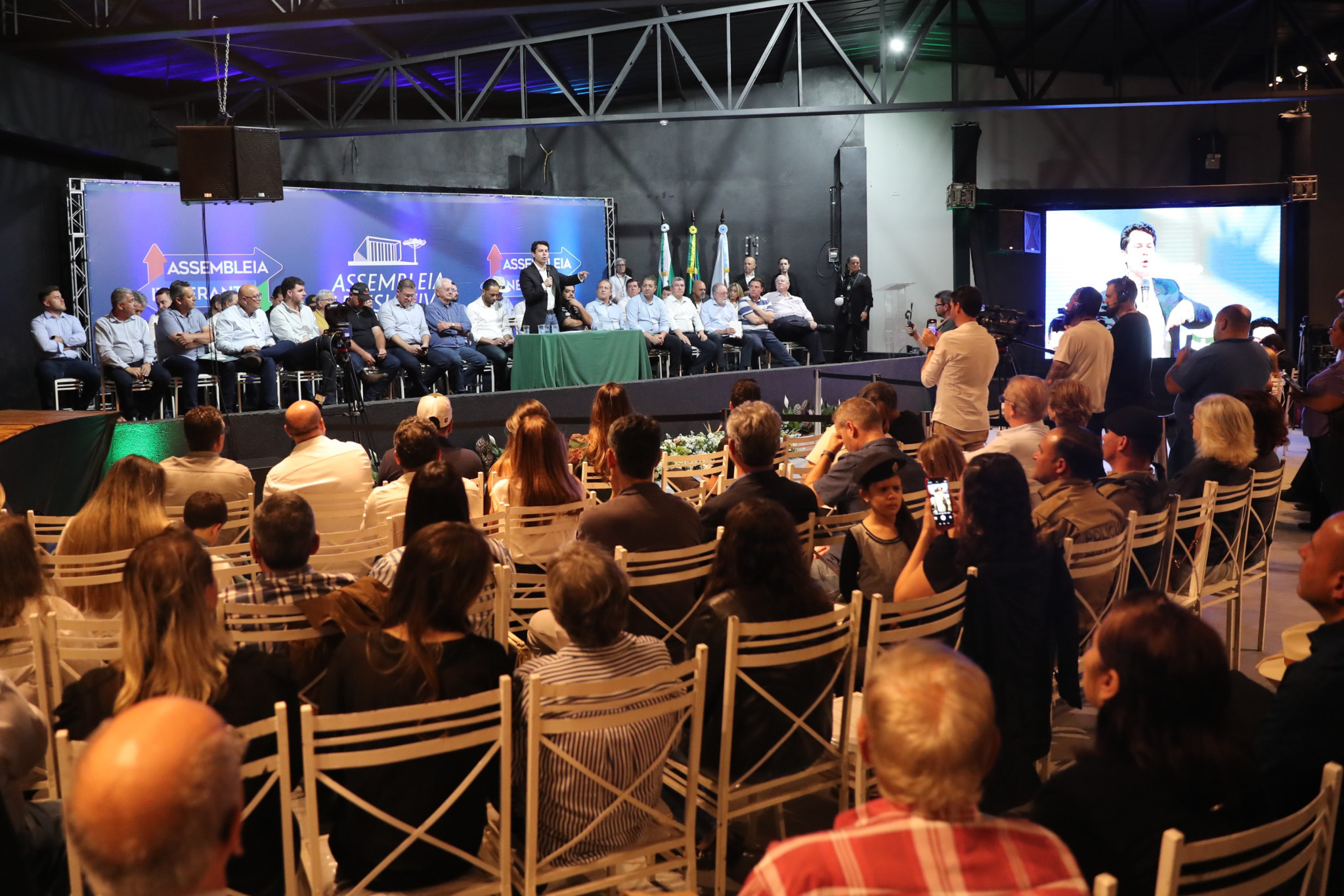 Assembleia Itinerante apresenta resultados e recebe novas demandas de Santo Antônio da Platina e Região