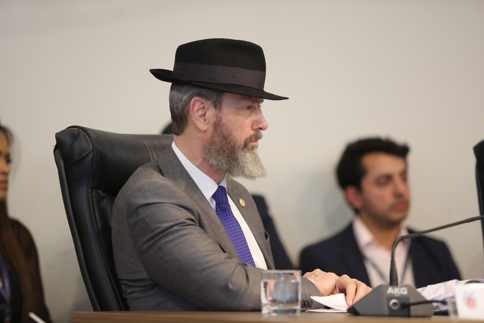 Projeto de lei visa instituir homenagem anual em memória dos policiais e bombeiros mortos em serviço