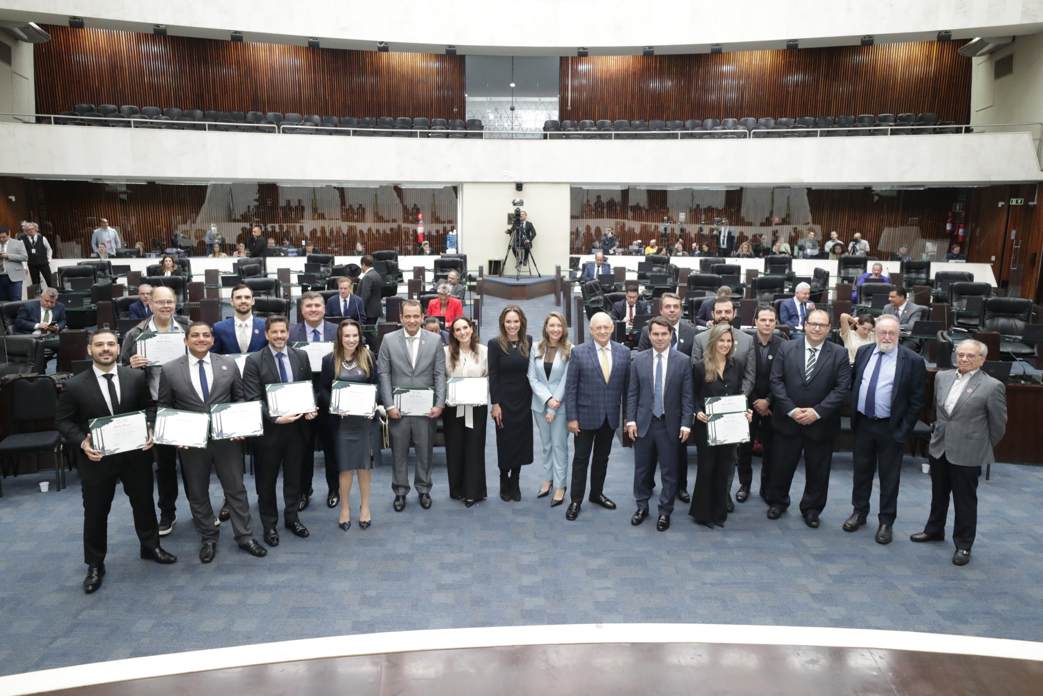 Excelência dos serviços notarias e registrais do Paraná é reconhecida pela Assembleia Legislativa do Estado