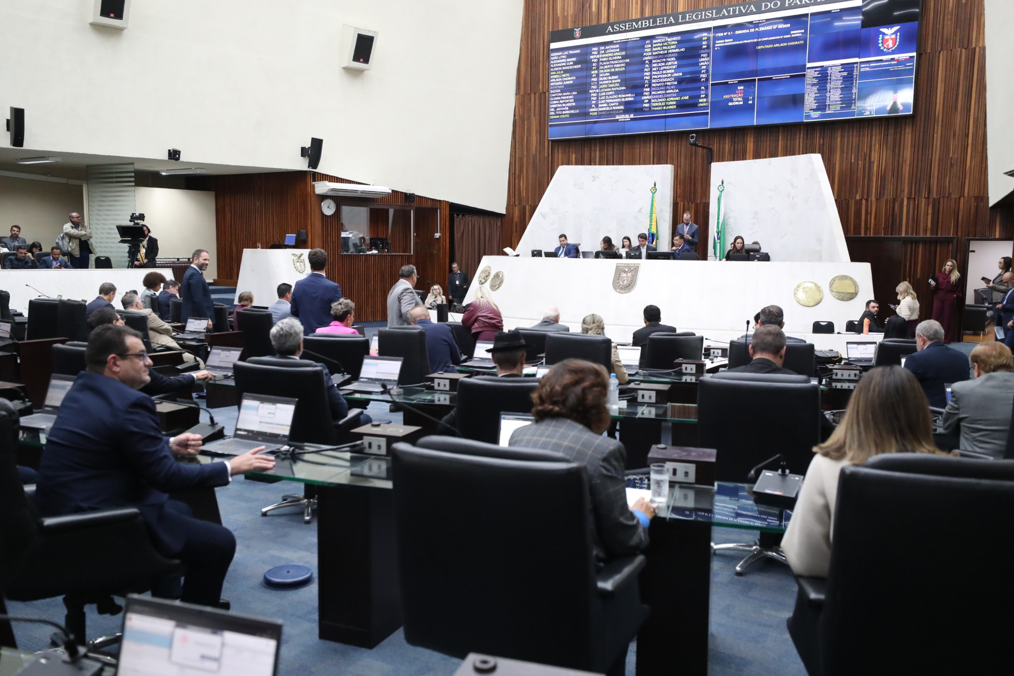 Projeto que cria a política de naming rights e aproveitamento de espaços públicos é aprovado em 1º turno