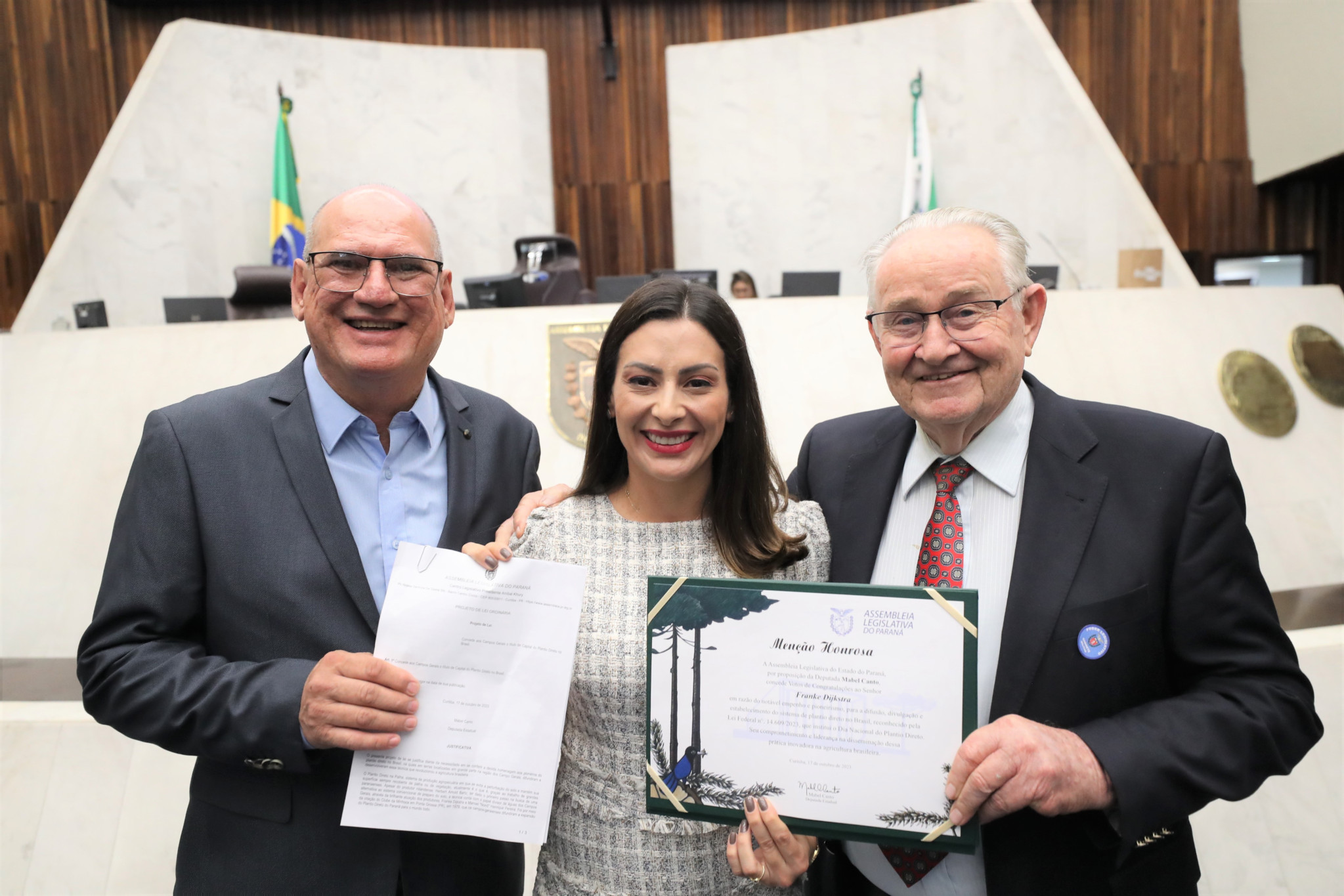 Deputada Mabel Canto (PSDB) homenageia Franke Dijkstra pelo seu pioneirismo no plantio direto