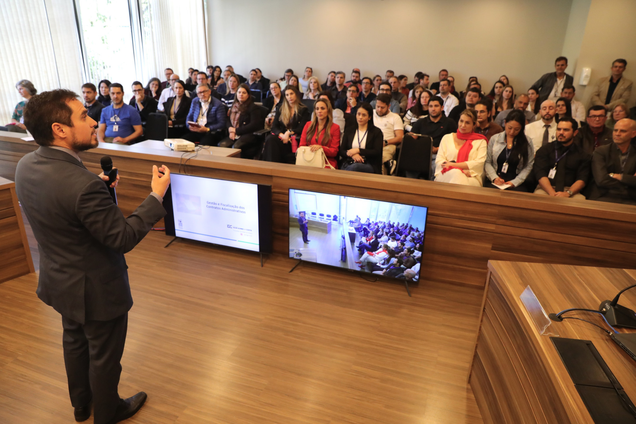 Promovido pela Escola do Legislativo, curso para fiscais e gestores de contratos destaca as boas práticas para a administração pública