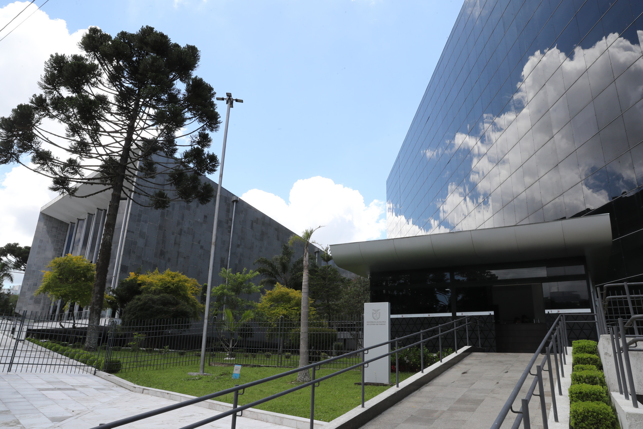 Parlamentares debatem projeto que quer zerar mortes no trânsito