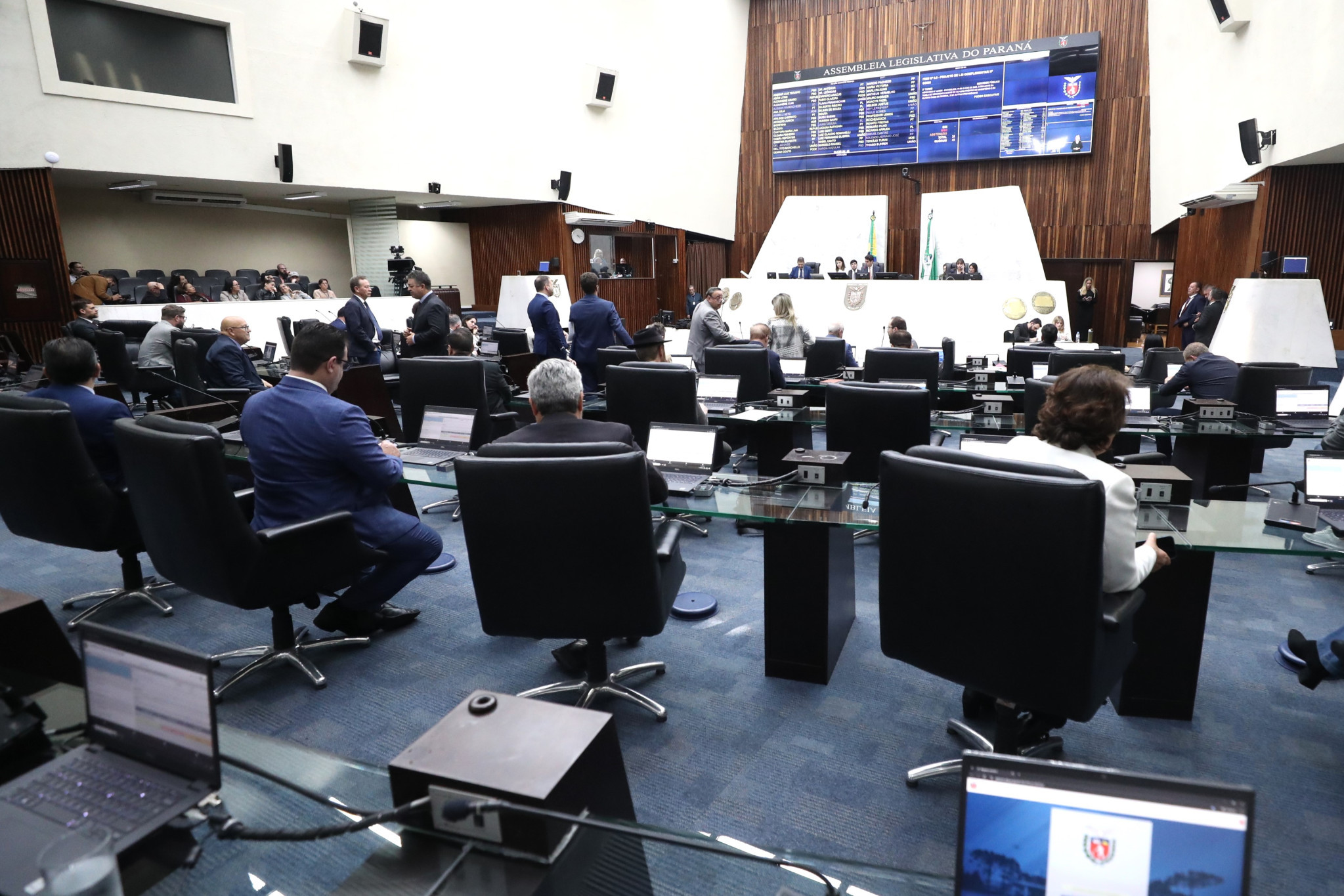 Reajuste salarial dos professores é aprovado na Assembleia Legislativa e segue para sanção