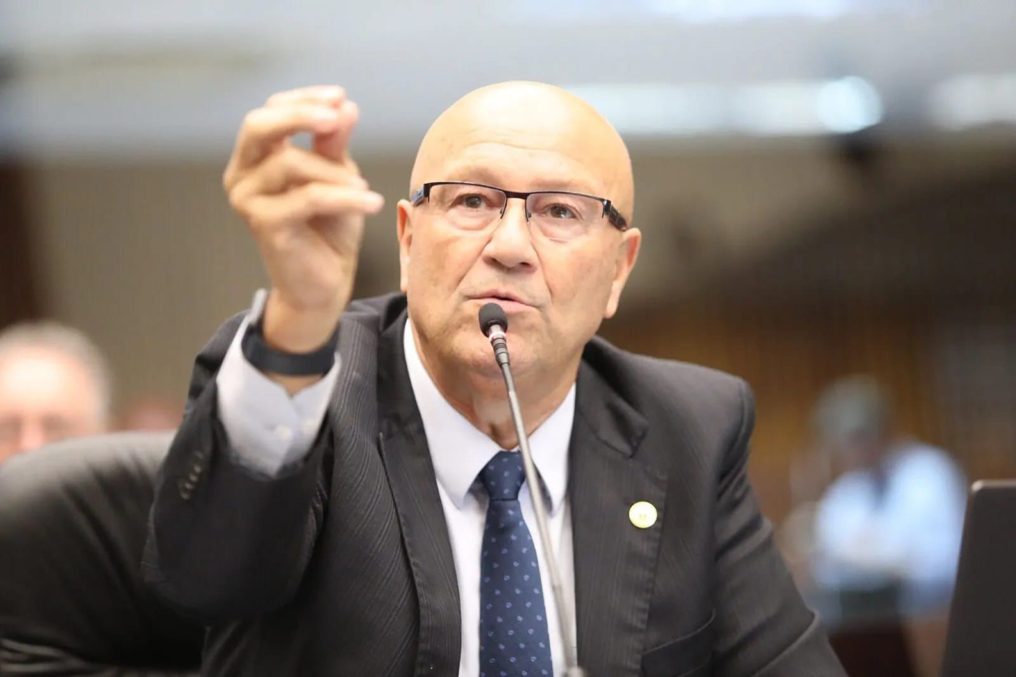 Deputado alerta para 'vale tudo' nas rodovias do Paraná