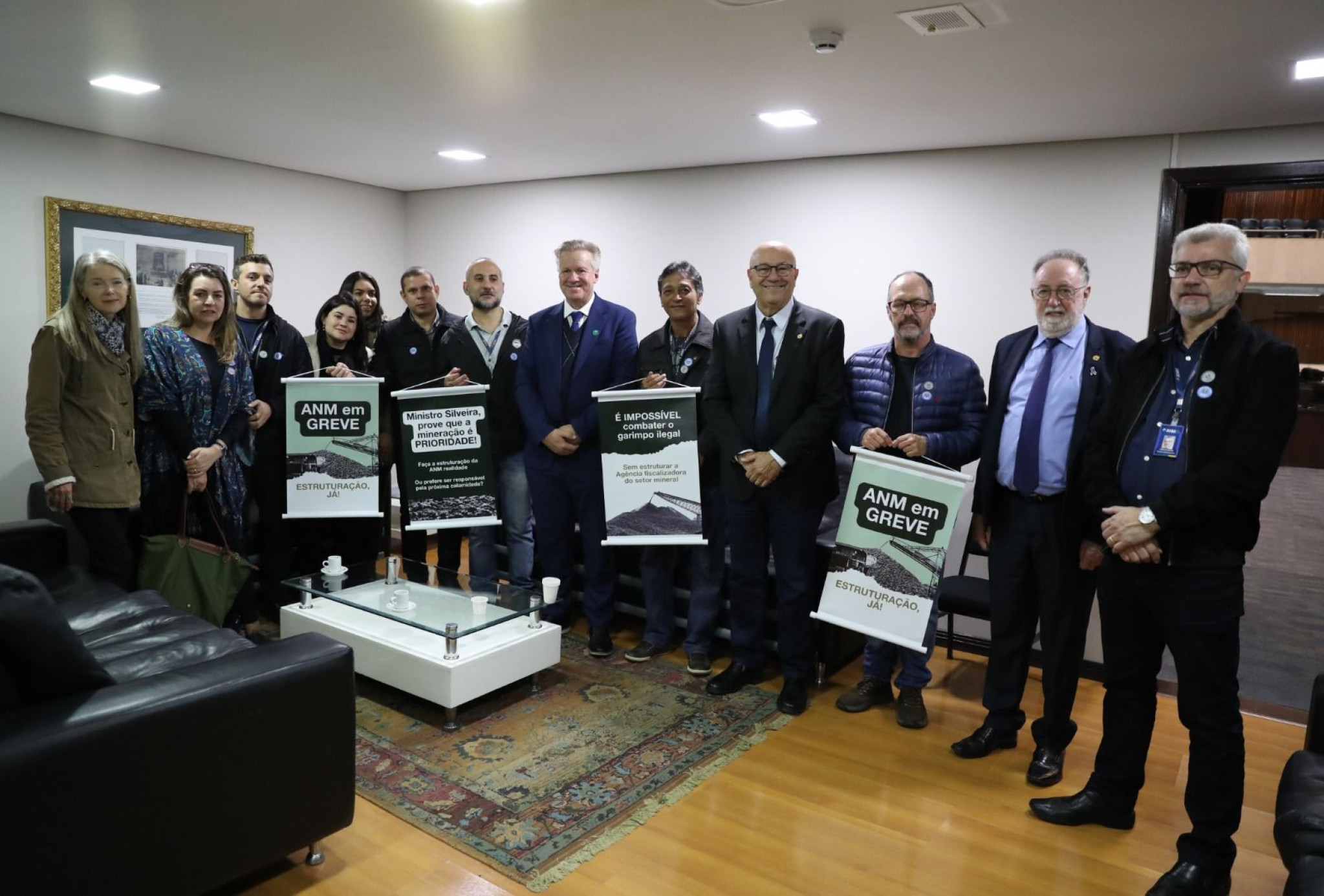 Assembleia aprova moção de apoio em defesa dos servidores da Agência Nacional de Mineração