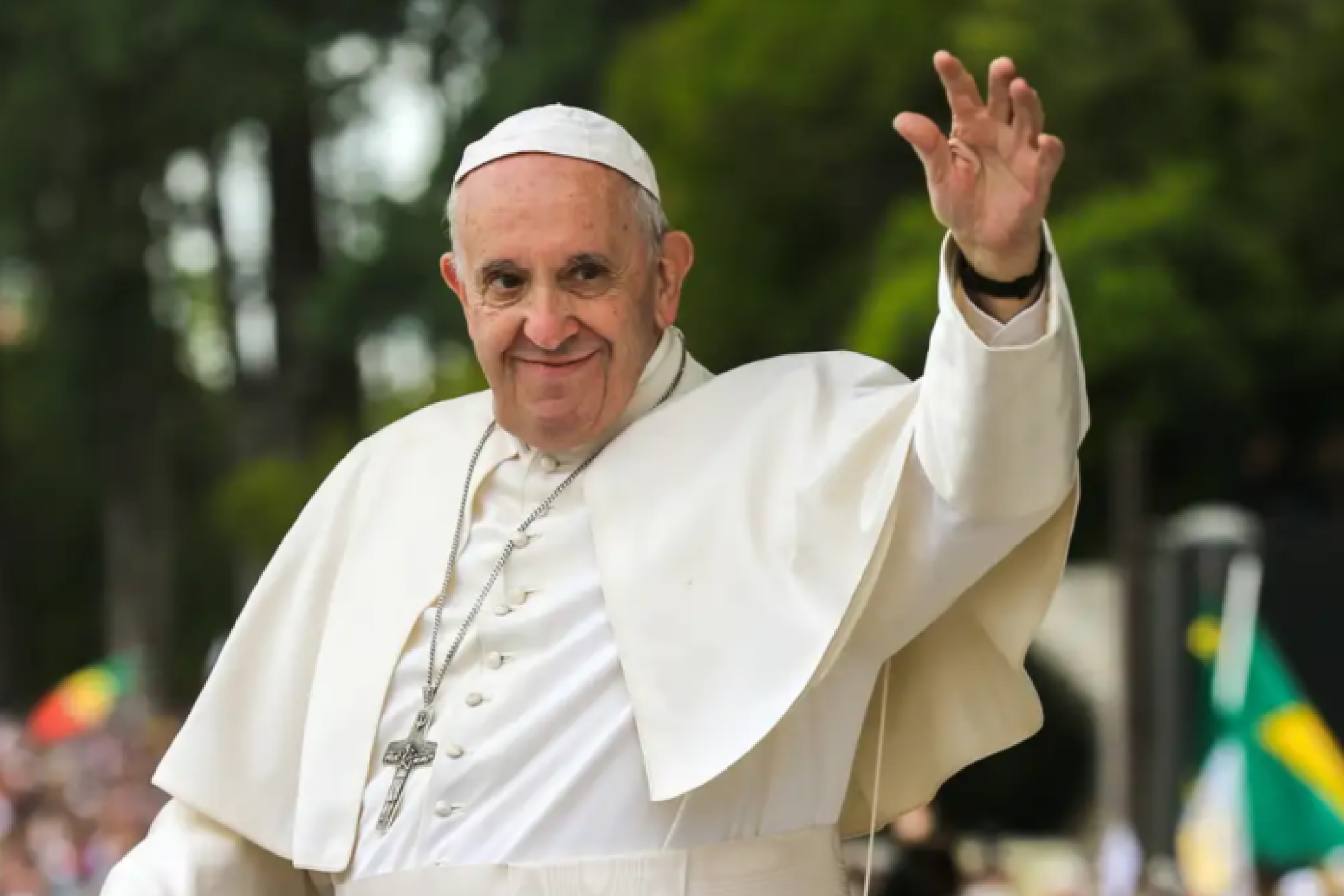 Assembleia aprova projeto que denomina Viaduto da PUC, em Londrina, como Papa Francisco e proposta segue para sanção