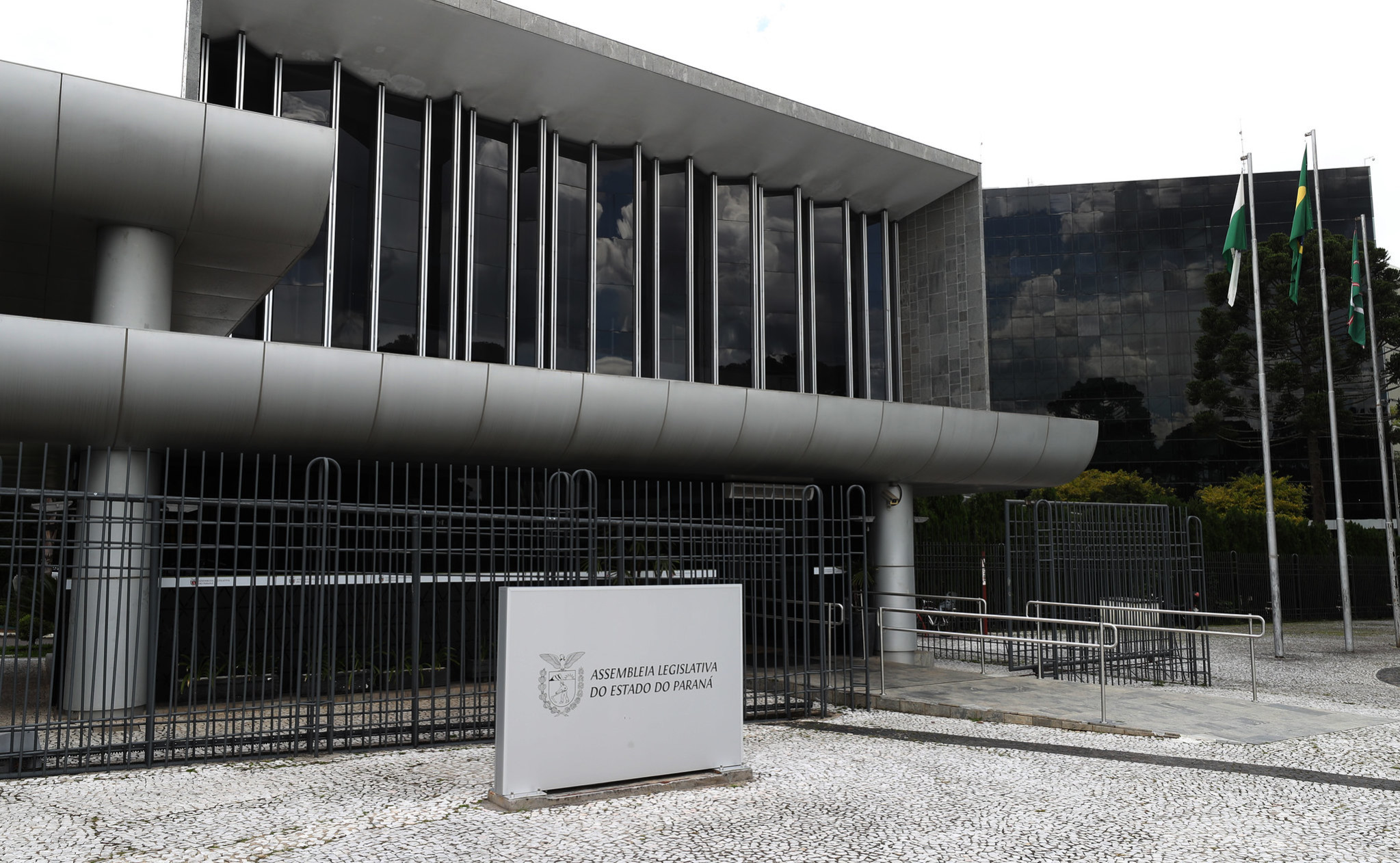 Assembleia volta a debater projeto permitindo que parturientes surdas sejam acompanhadas por intérpretes de Libras