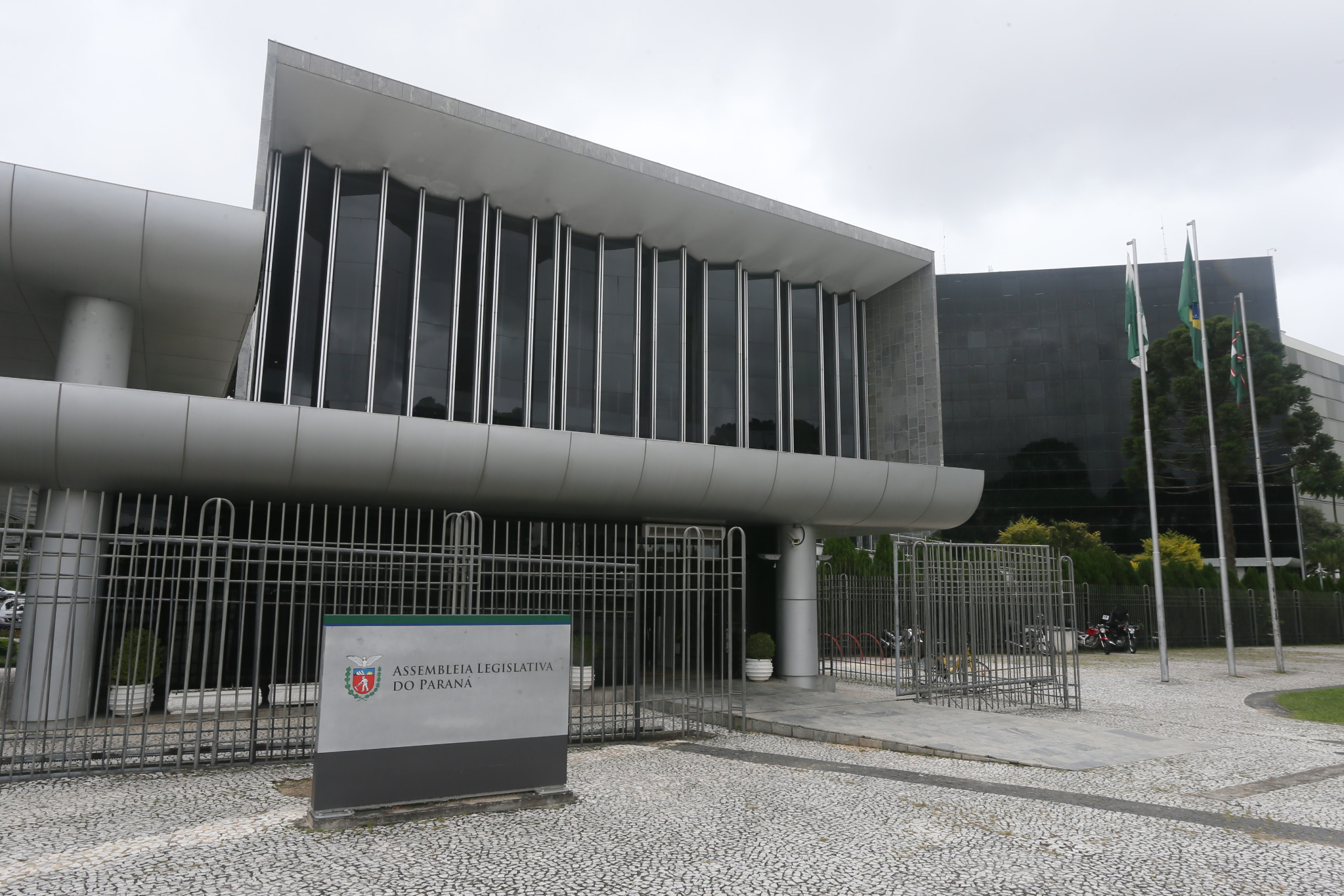 Assembleia debate em plenário projeto que institui Programa Energia Solidária