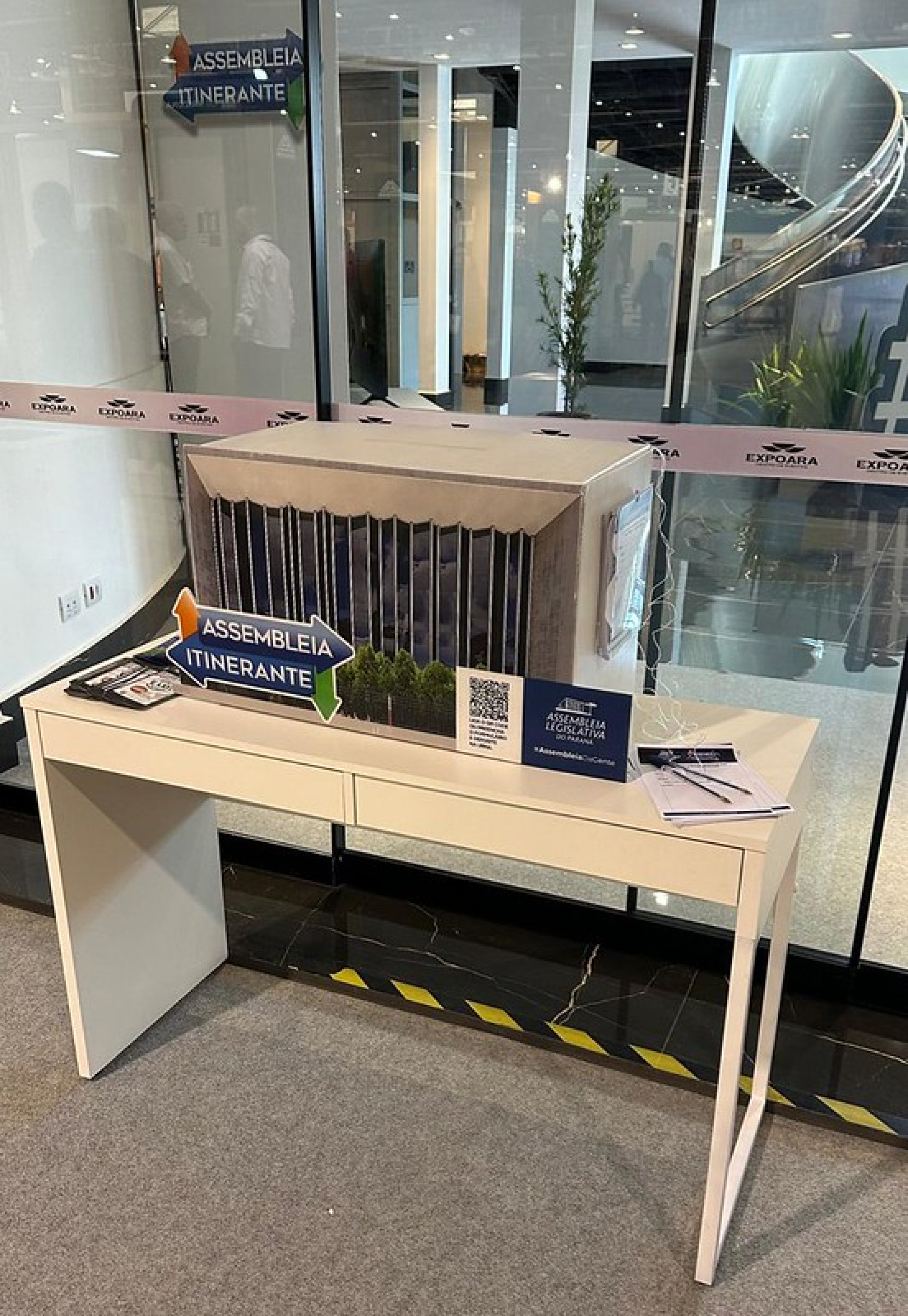 Estande da Assembleia Itinerante está pronto para receber a sociedade durante a Movelpar, em Arapongas