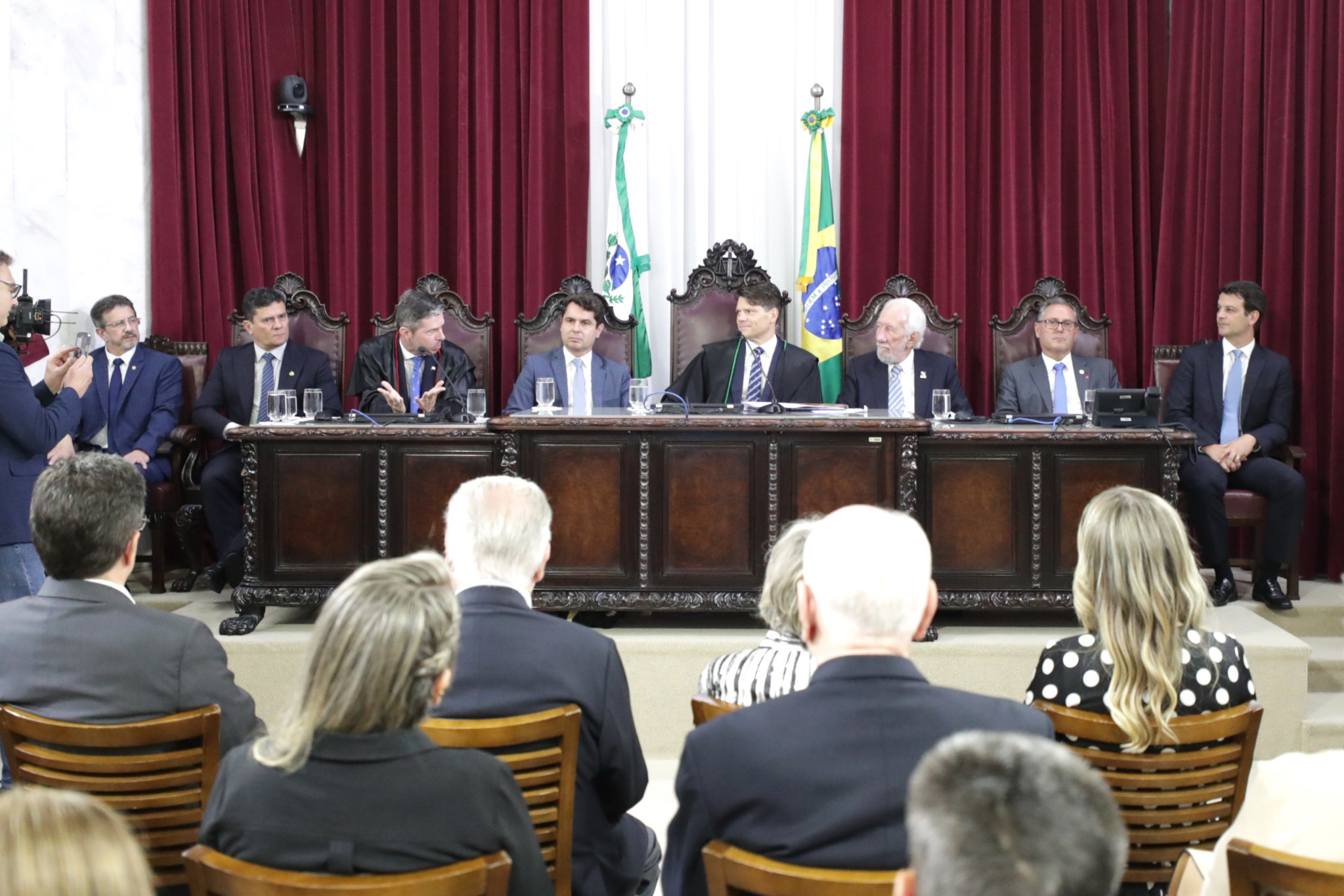 Parlamentares participam de posse do novo presidente do Tribunal de Contas do Estado do Paraná