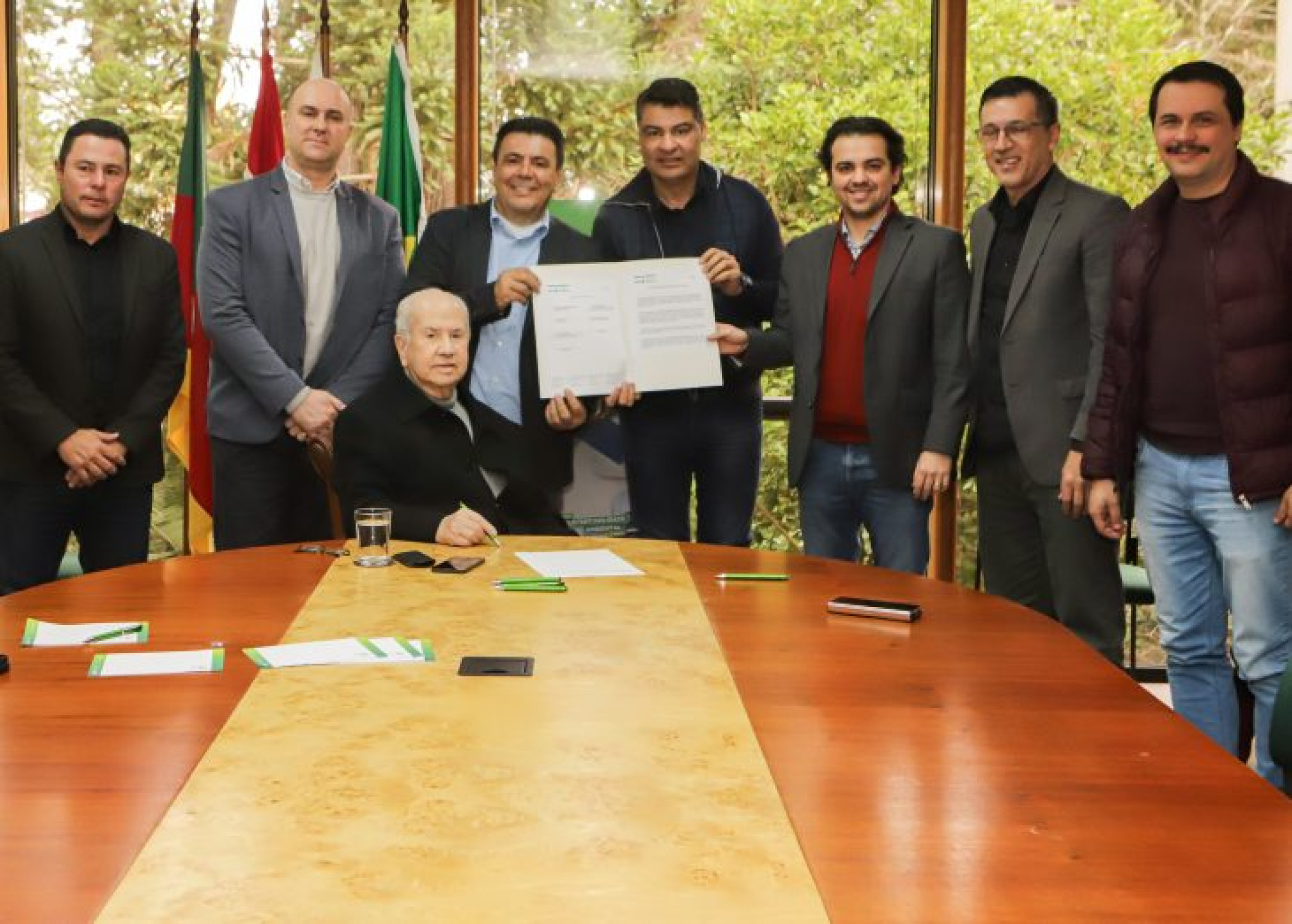 Deputado Luiz Fernando Guerra (União) oficializa com prefeitura e BRDE apoio à Tecnologia de Pato Branco