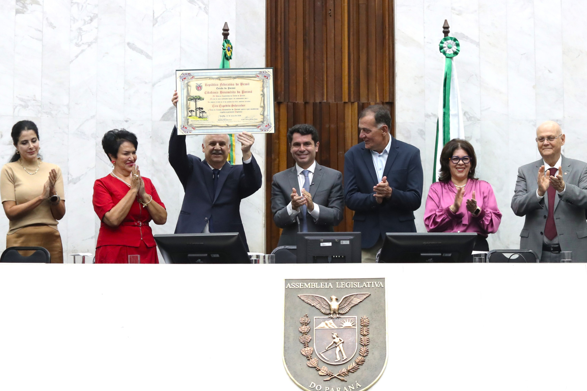 Assembleia Legislativa reconhece atuação de Ciro Scheraiber na defesa do consumidor com título de Cidadão Benemérito do Paraná