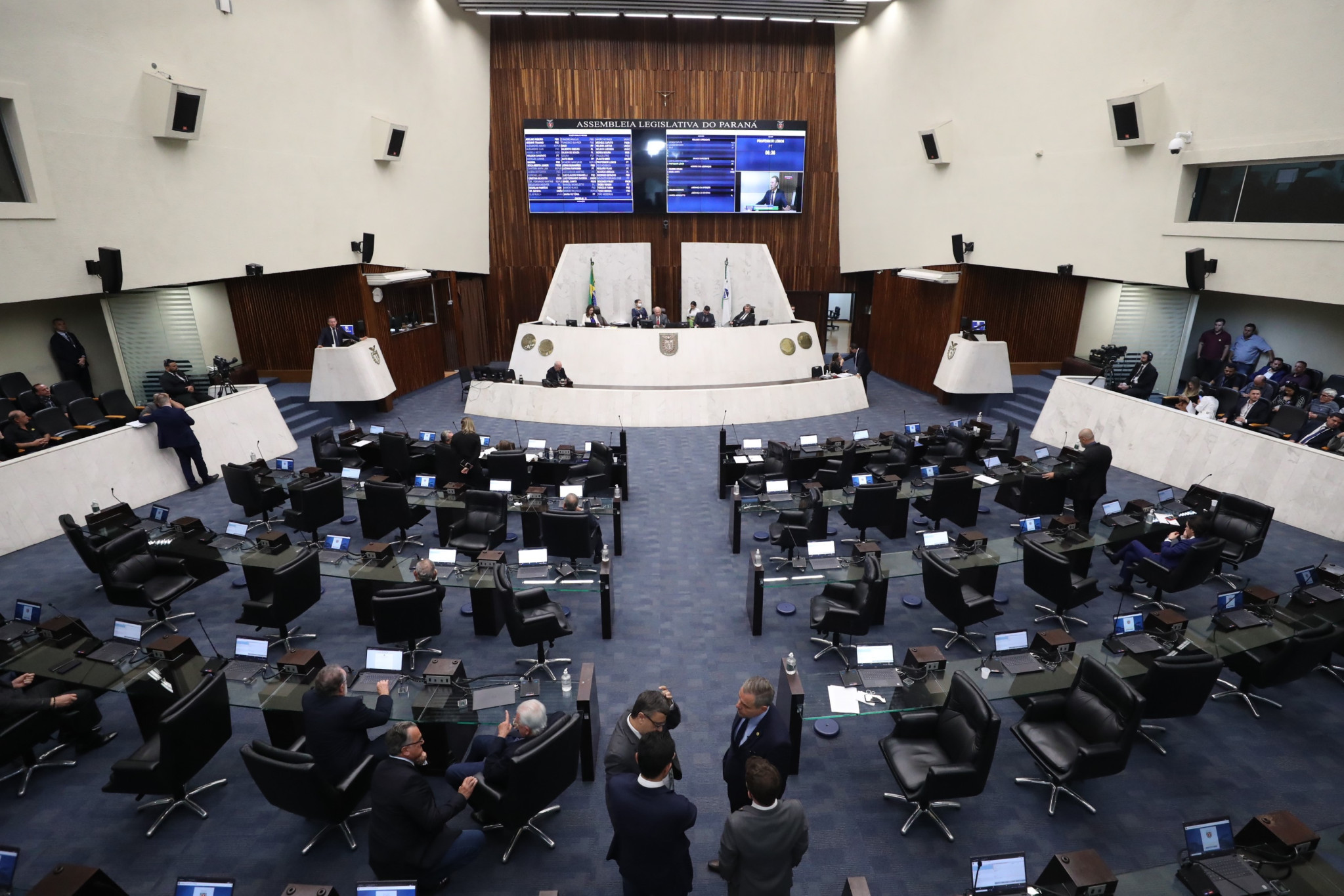 Aprovados projetos que reforçam quadros de servidores de órgãos públicos