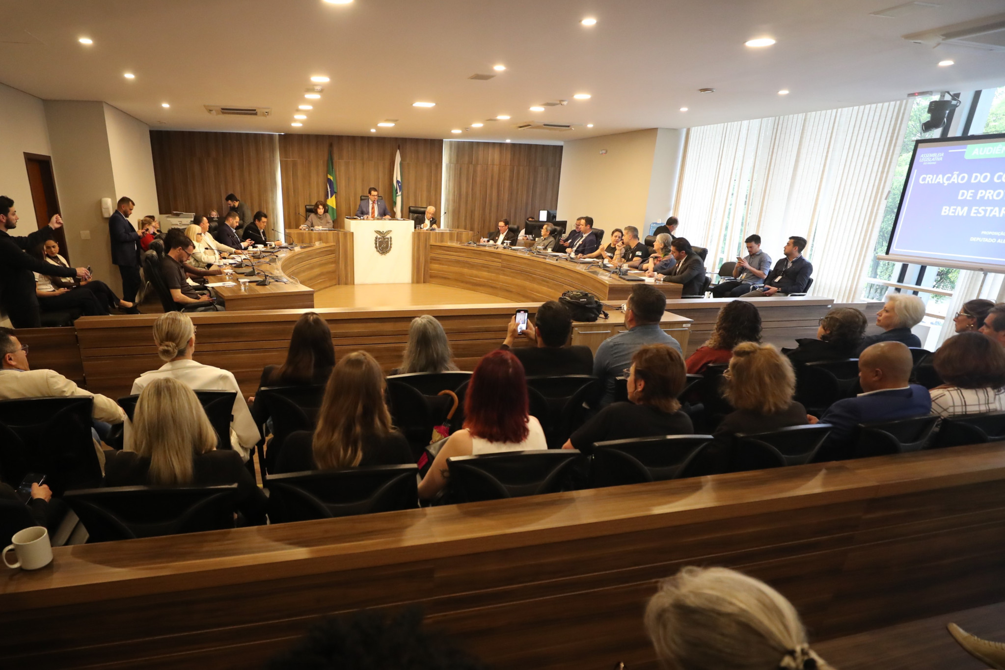 Audiência Pública colhe sugestões para novo código de proteção e bem-estar animal no Paraná