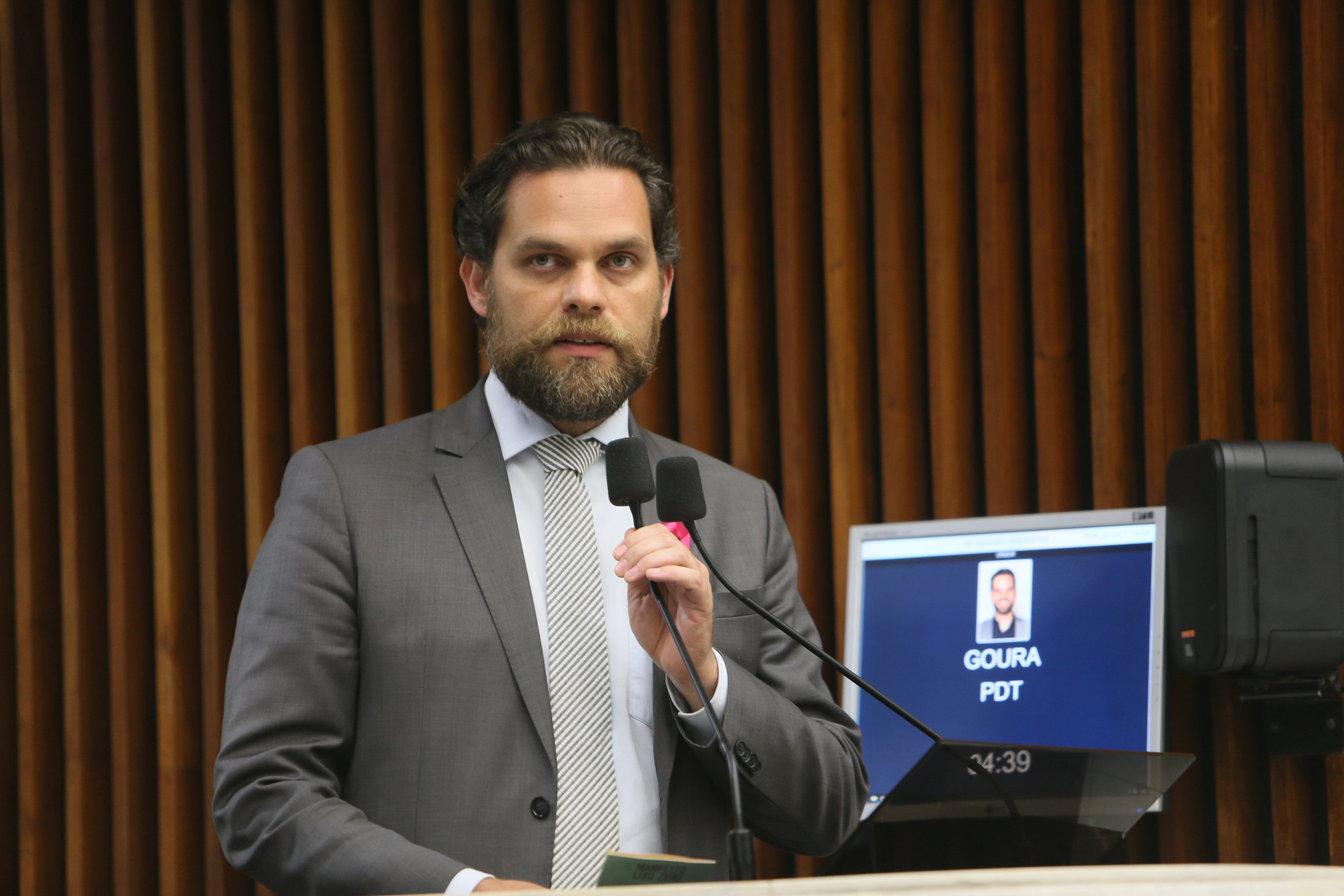 Deputado Goura critica PEC que altera as exigências para a construção de centrais hidrelétricas no Paraná
