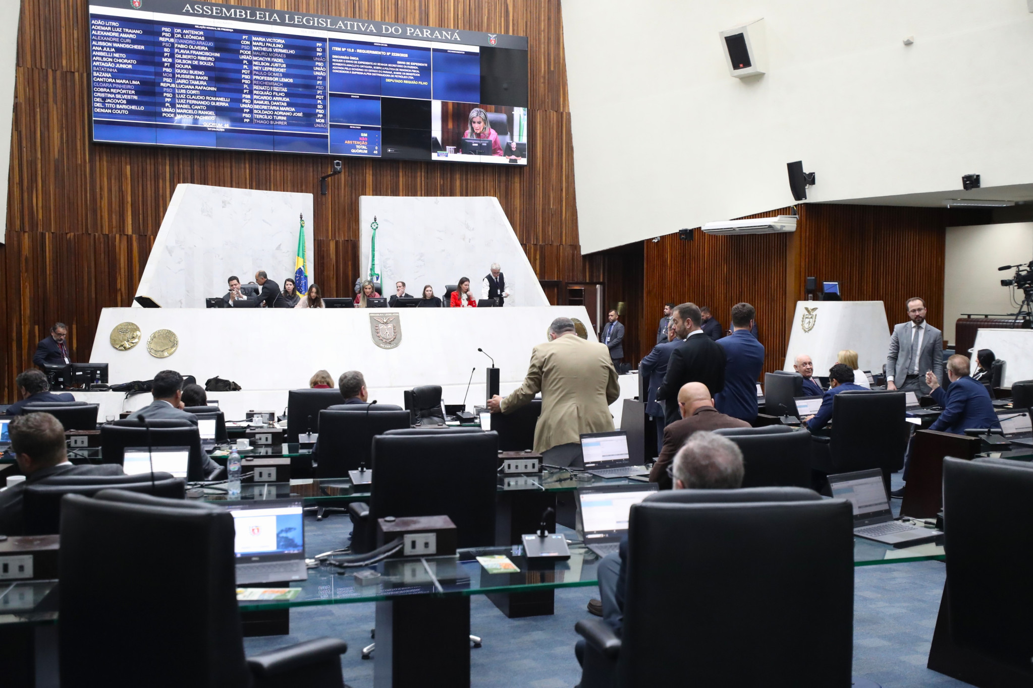 Assembleia Legislativa aprova projeto para reduzir em 45% o IPVA no Paraná