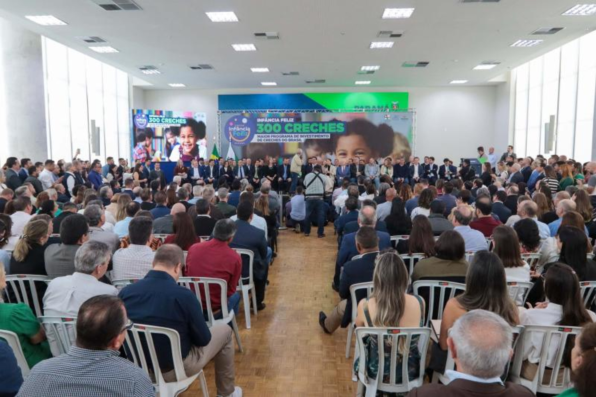 Repasse da Assembleia para a construção de 300 creches no Paraná é celebrado pelos deputados