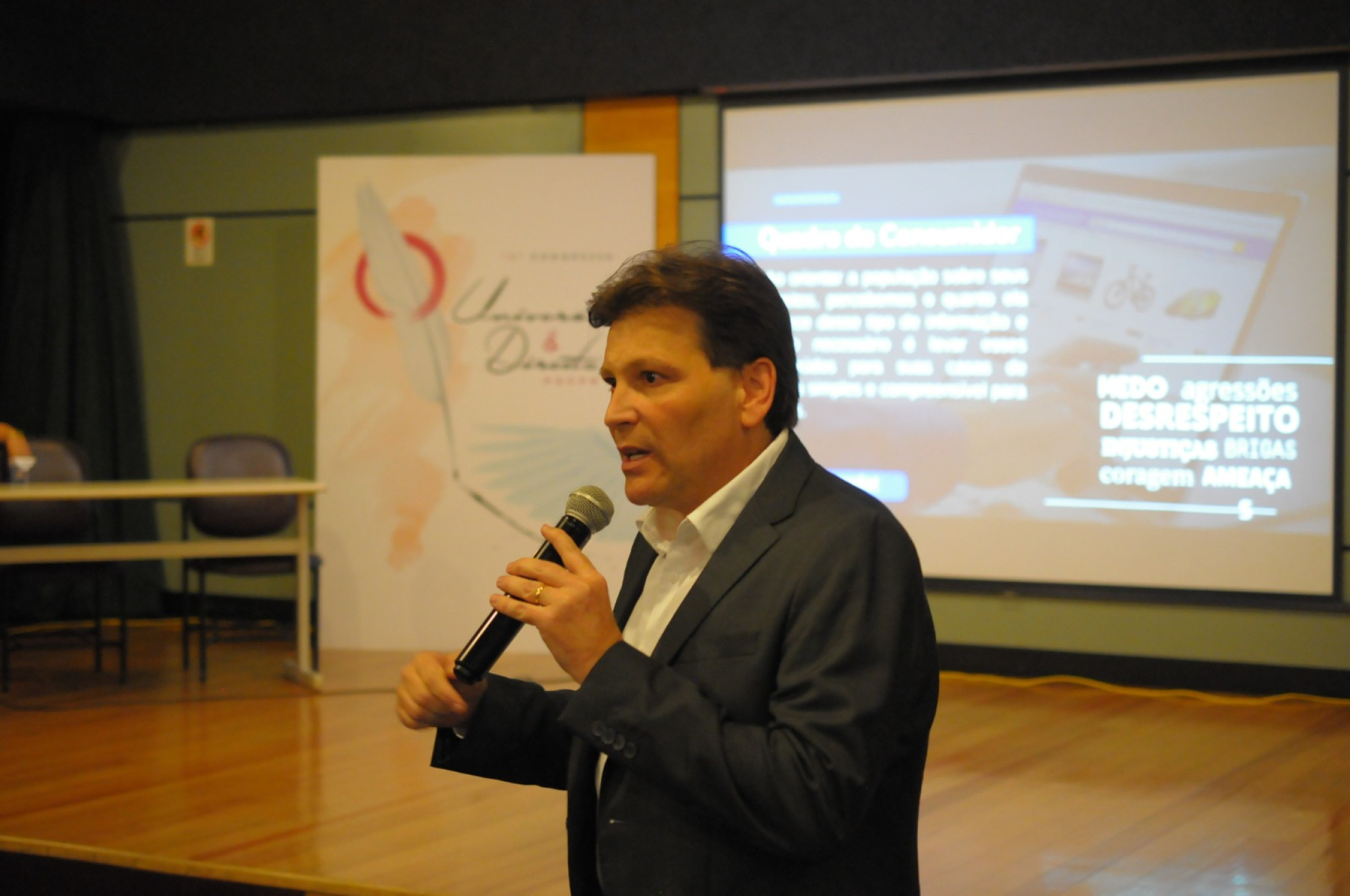 Em congresso de Direito, deputado Paulo Gomes (PP) apresenta a proposta Consolidação das Leis do Consumidor Paranaense