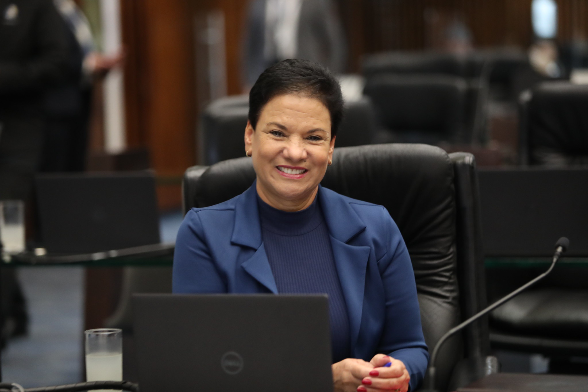 Projeto de lei determina que tenha atendente para auxiliar no autoatendimento do estacionamento