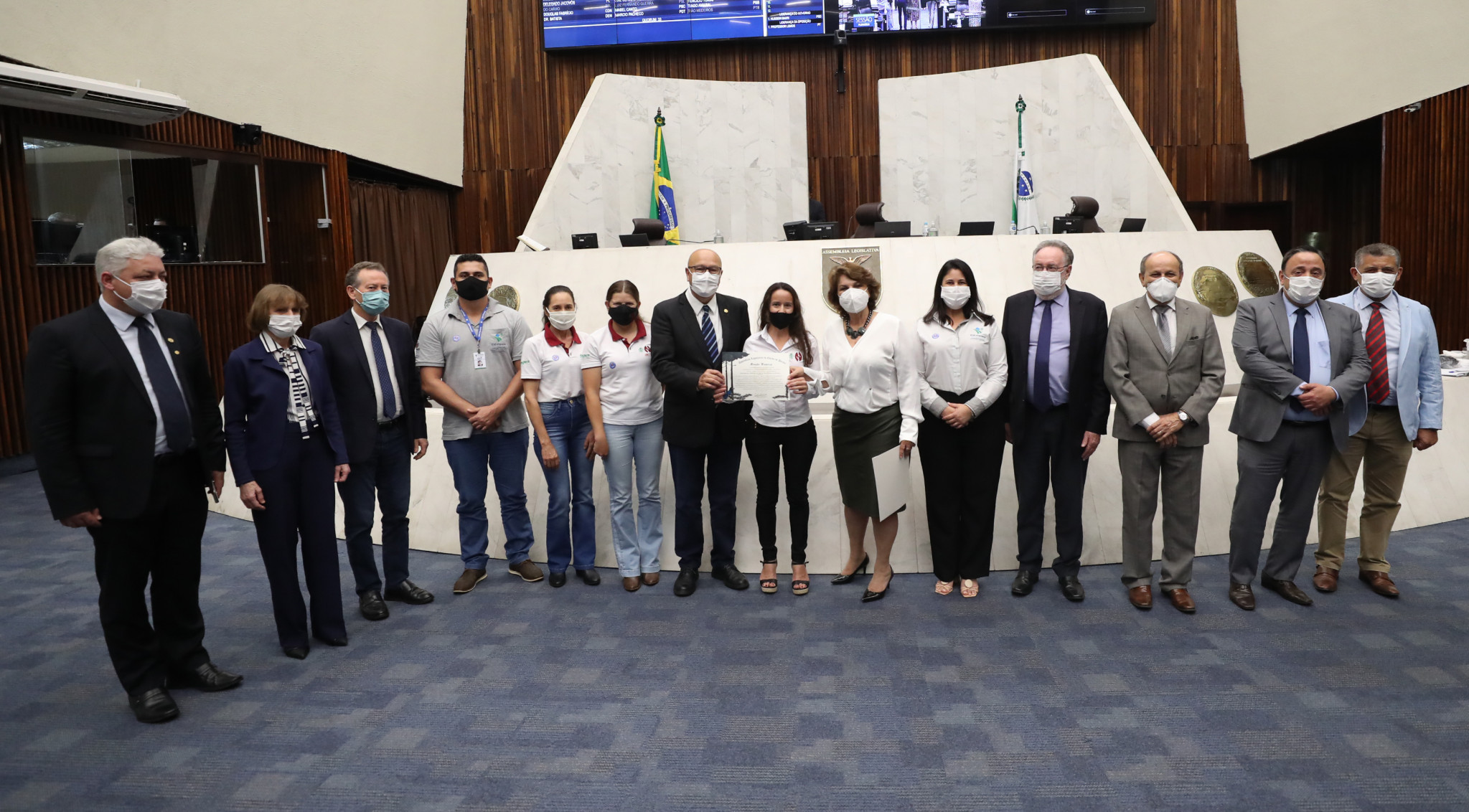 Pequenas cafeicultoras  do Norte Pioneiro são homenageadas na Assembleia
