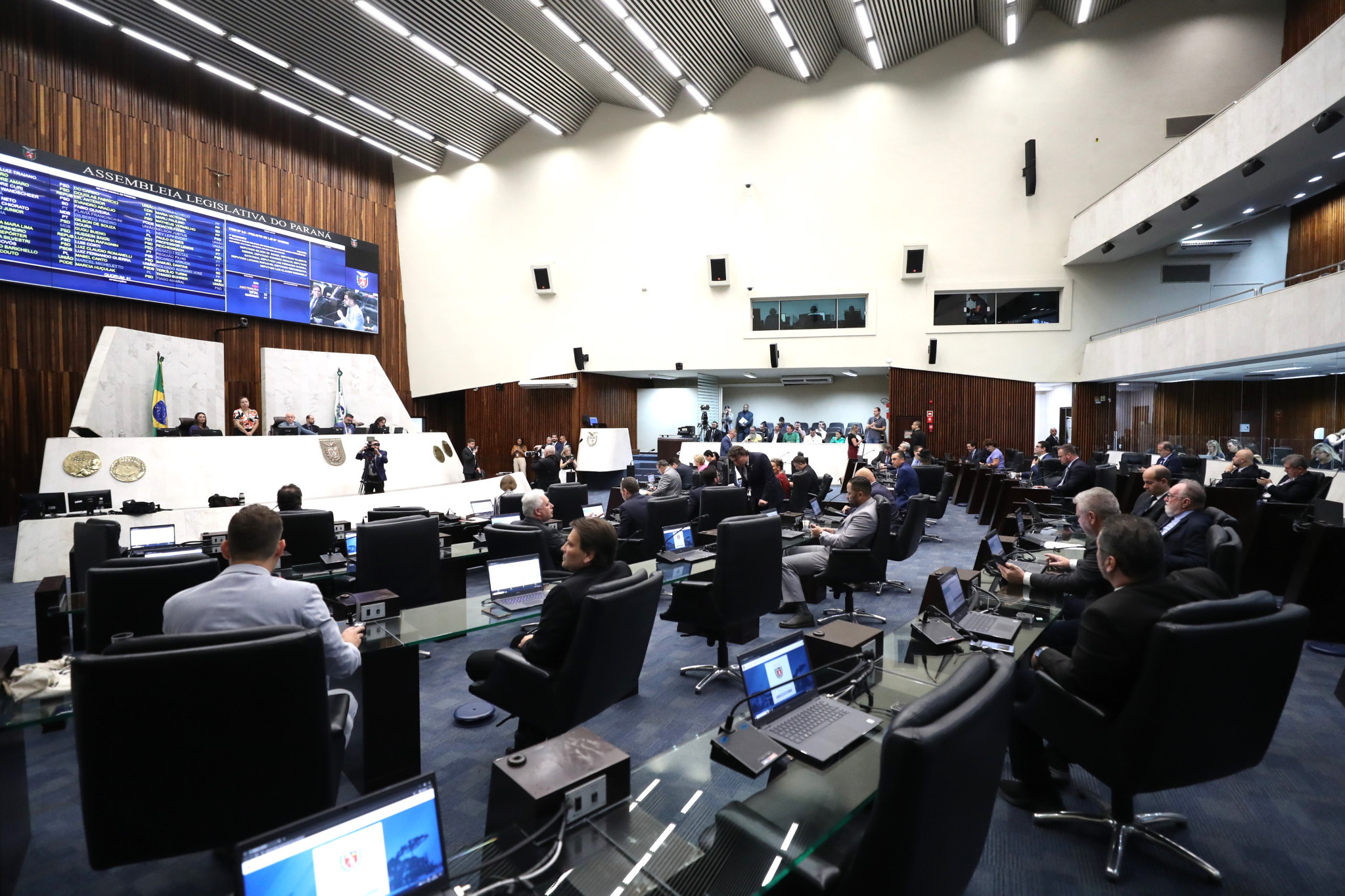 Deputados asseguram mais recursos para cultura e segurança no Paraná