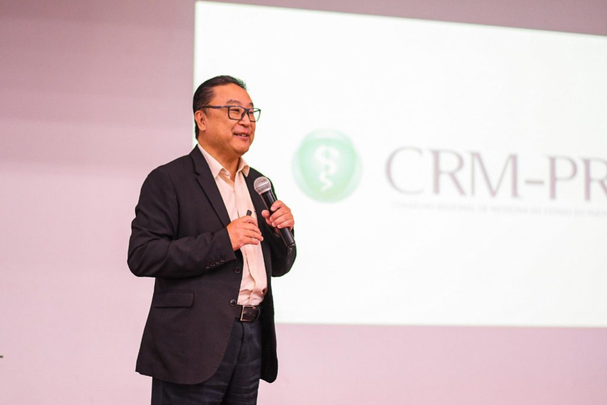 Sessão Solene irá entregar o título de Cidadão Benemérito do Estado do Paraná ao médico Roberto Issamu Yosida