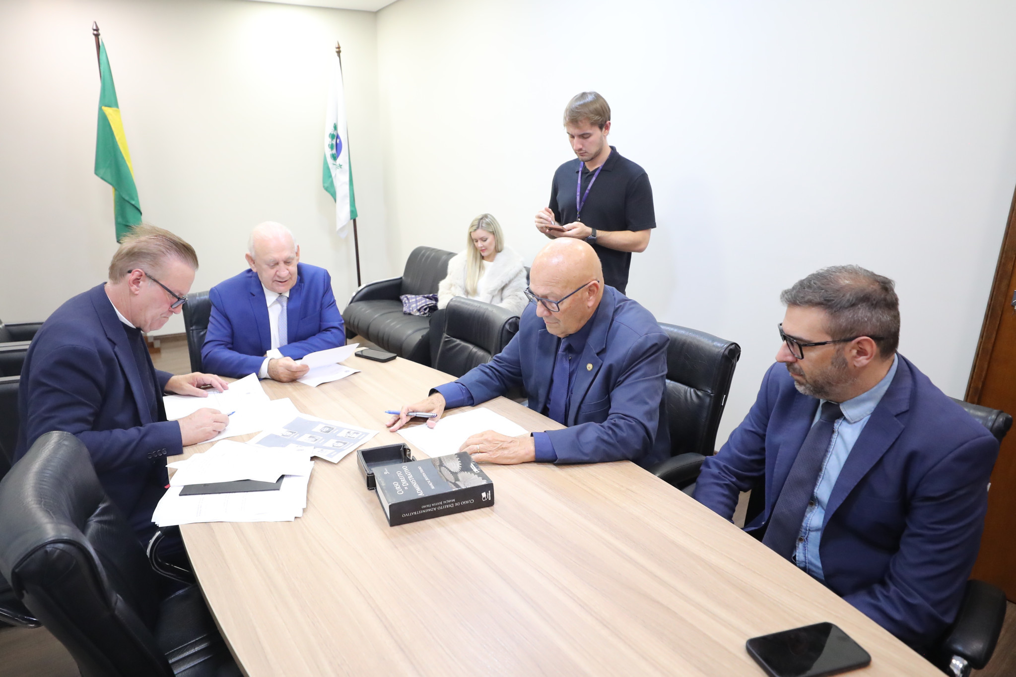 Projeto que cria o programa Universaliza Paraná, voltado à expansão do saneamento básico, avança na Assembleia Legislativa