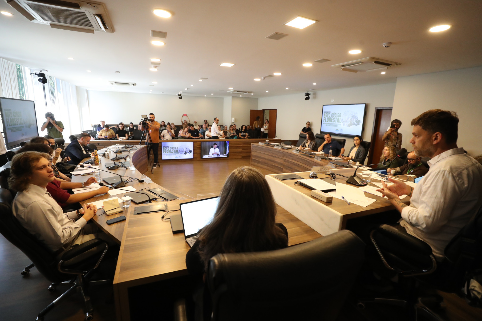 Debate sobre projeto de novo Código Florestal reúne especialistas do setor na Assembleia Legislativa