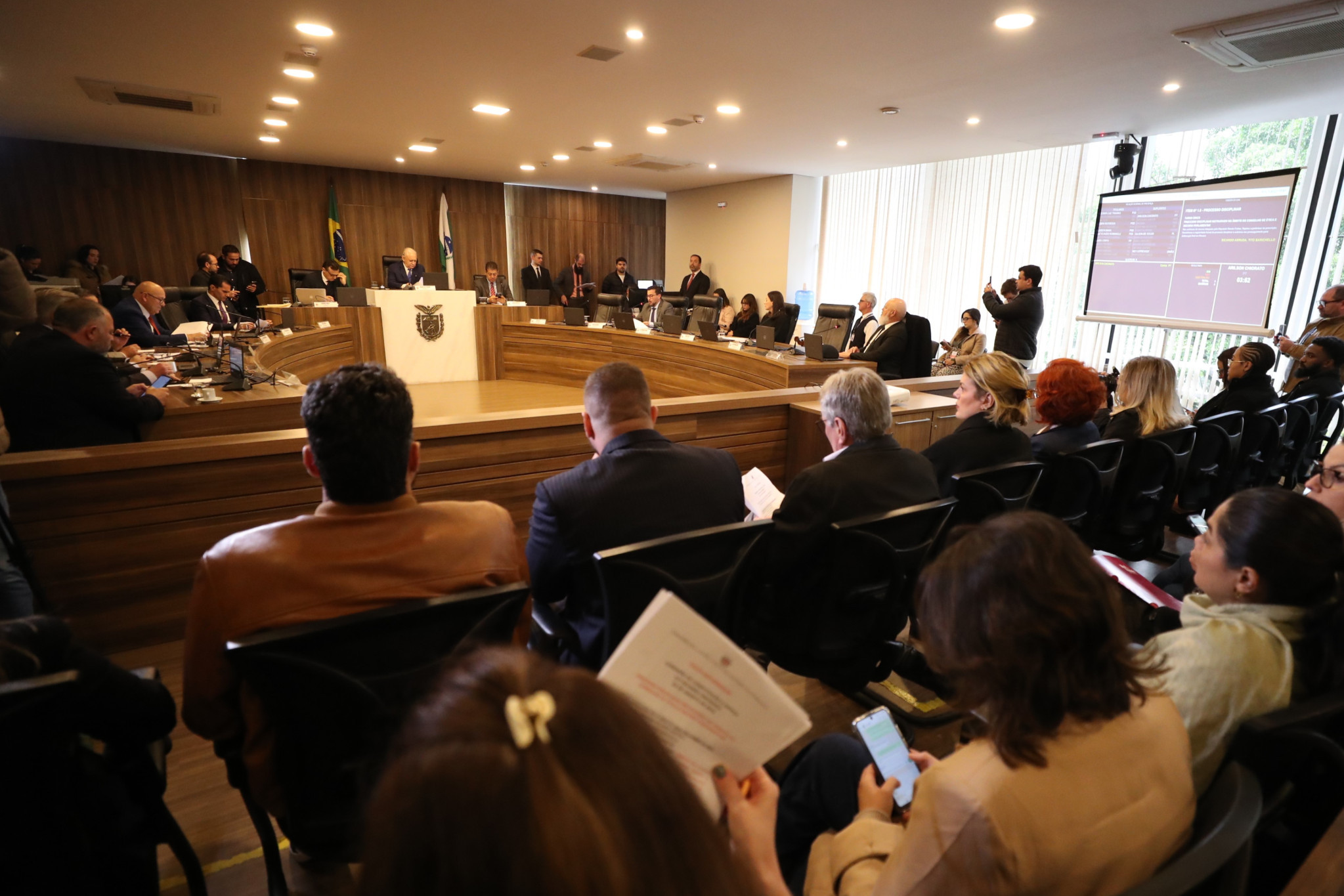 CCJ aprova parecer sobre processo disciplinar contra o deputado Renato Freitas (PT)