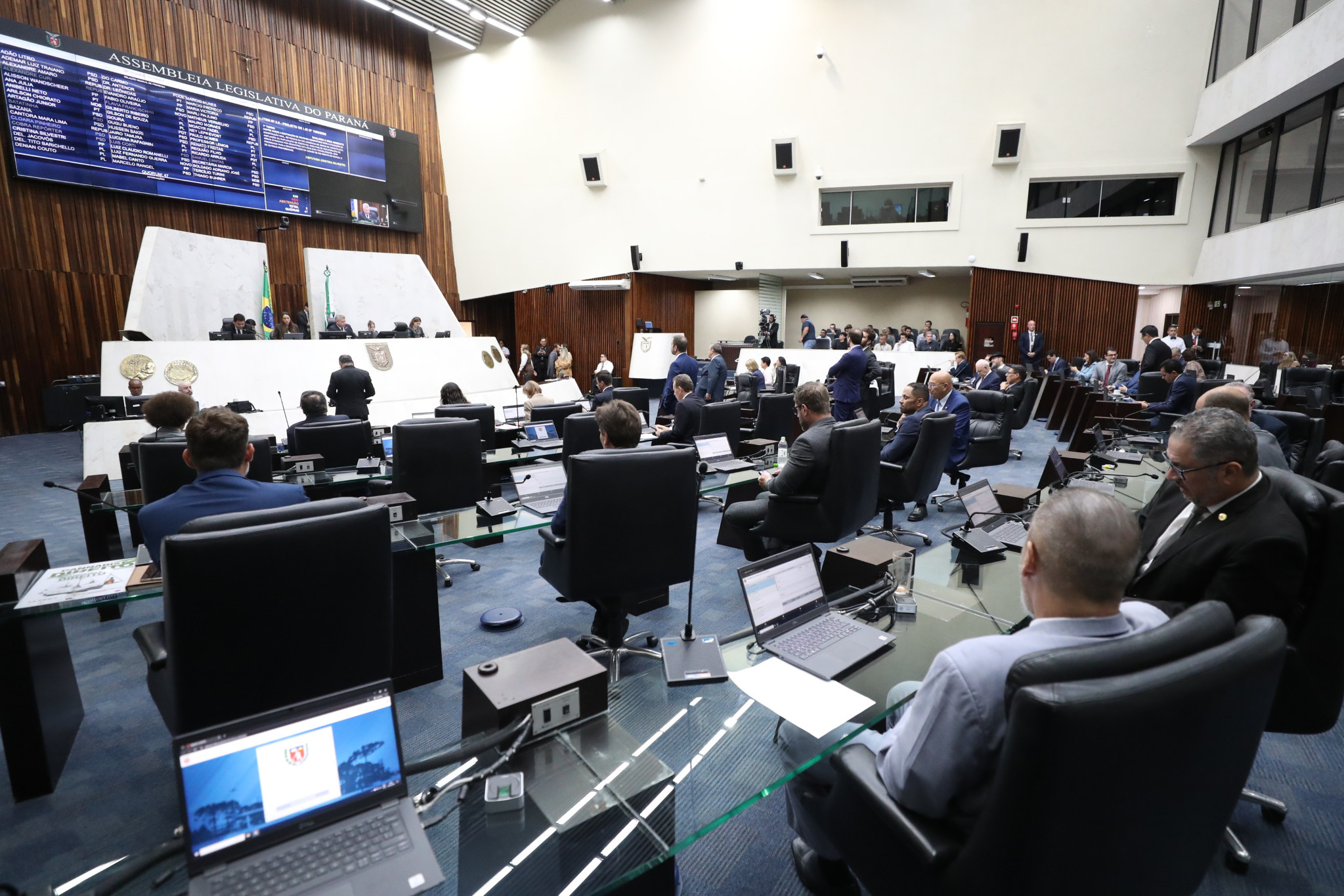 Assembleia aprova proposta que destina madeira de obras para reconstrução de cidades atingidas por desastres
