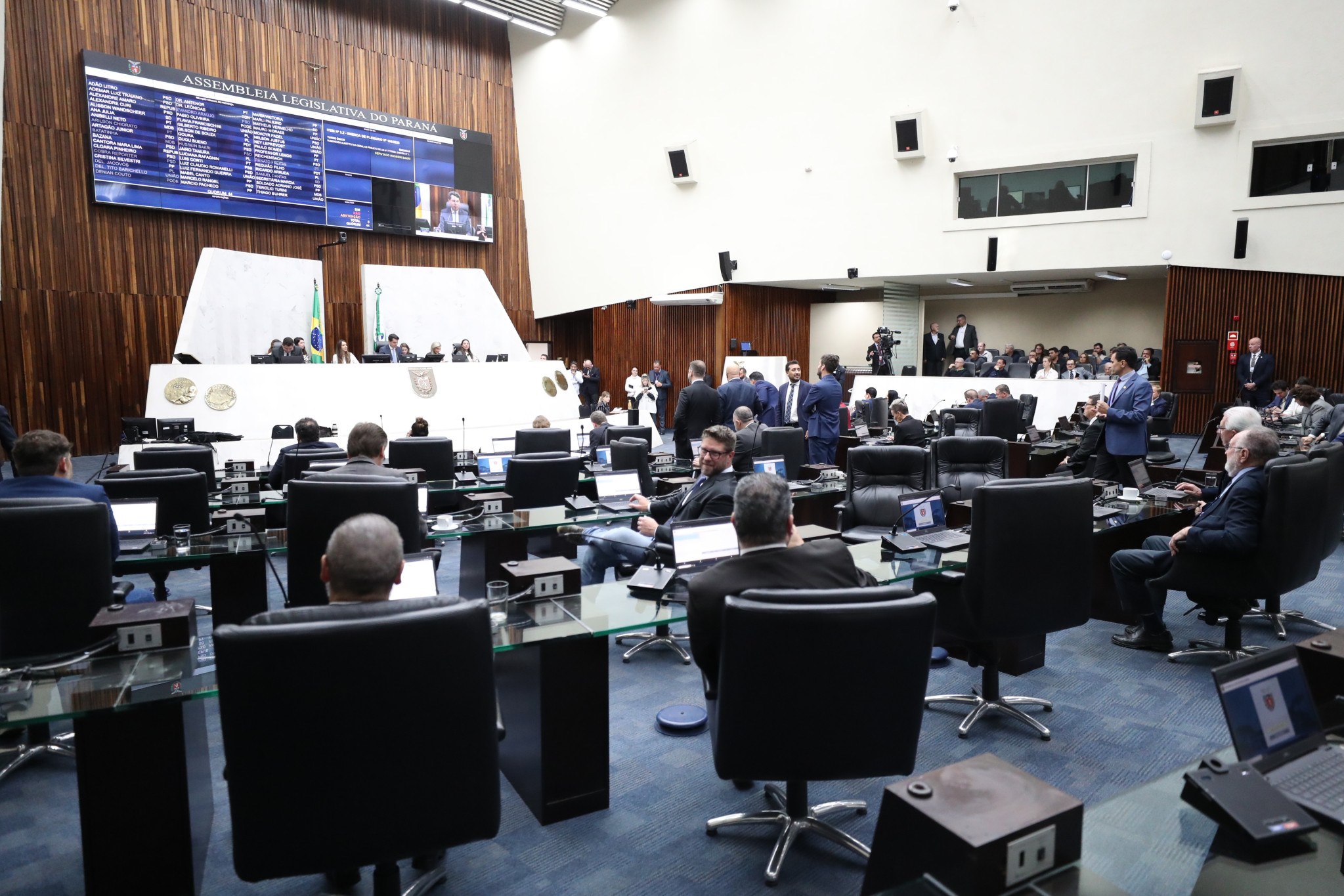 Deputados aprovam projeto que favorece agricultura familiar com aumento de merenda orgânica