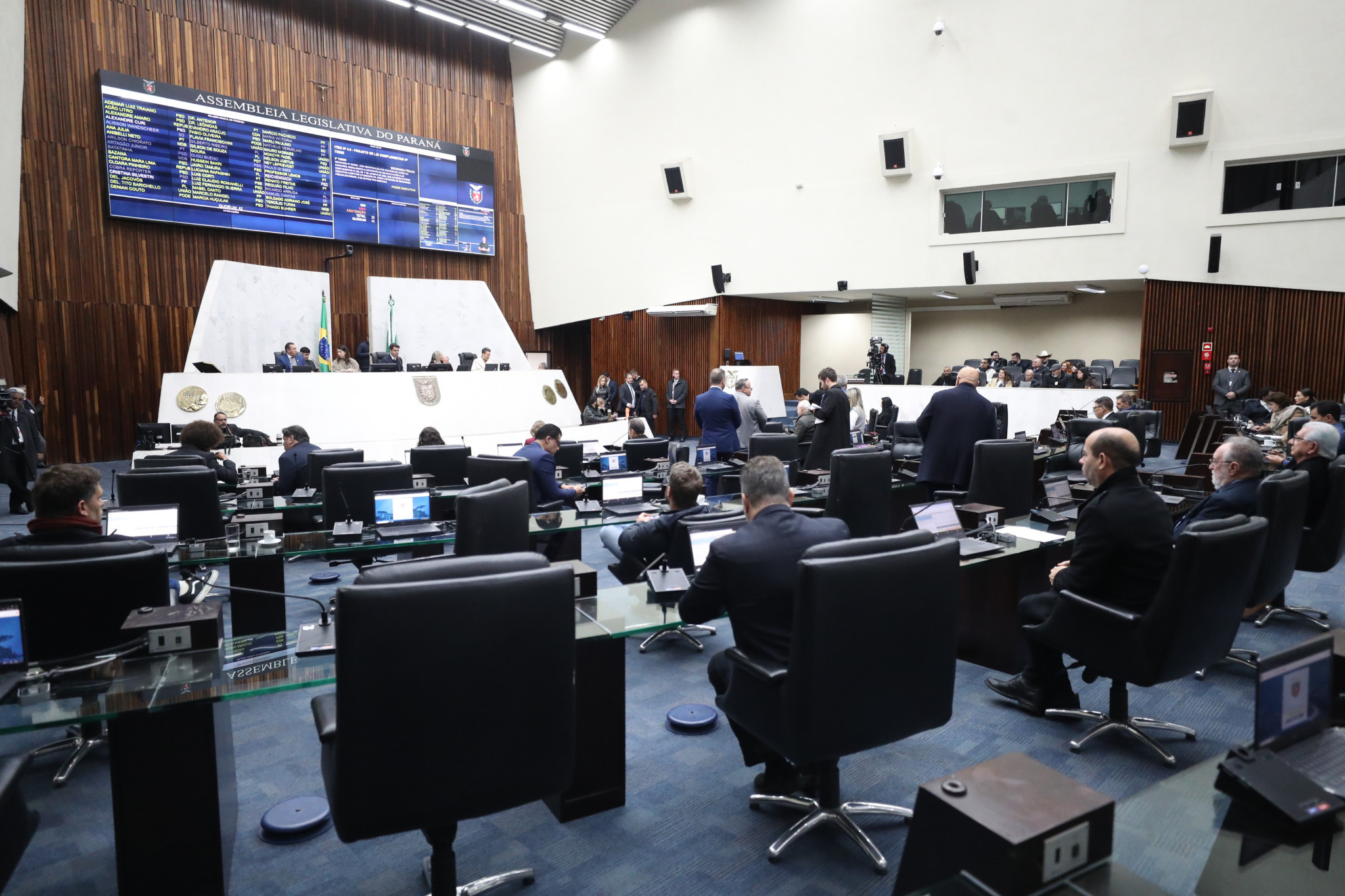 Projetos de reestruturação do Governo encerram tramitação em Plenário