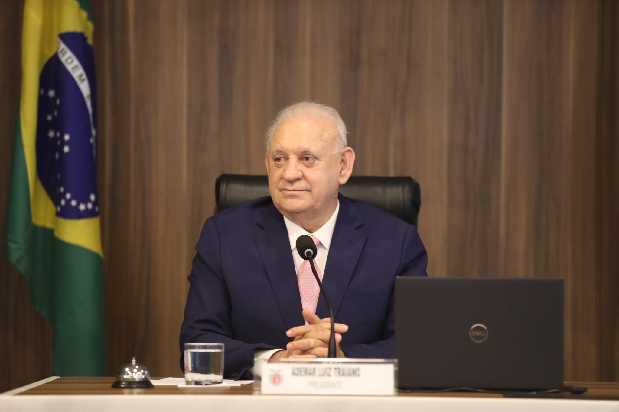 Projeto de lei propõe inutilização de garrafas para combater falsificação de bebidas no Paraná