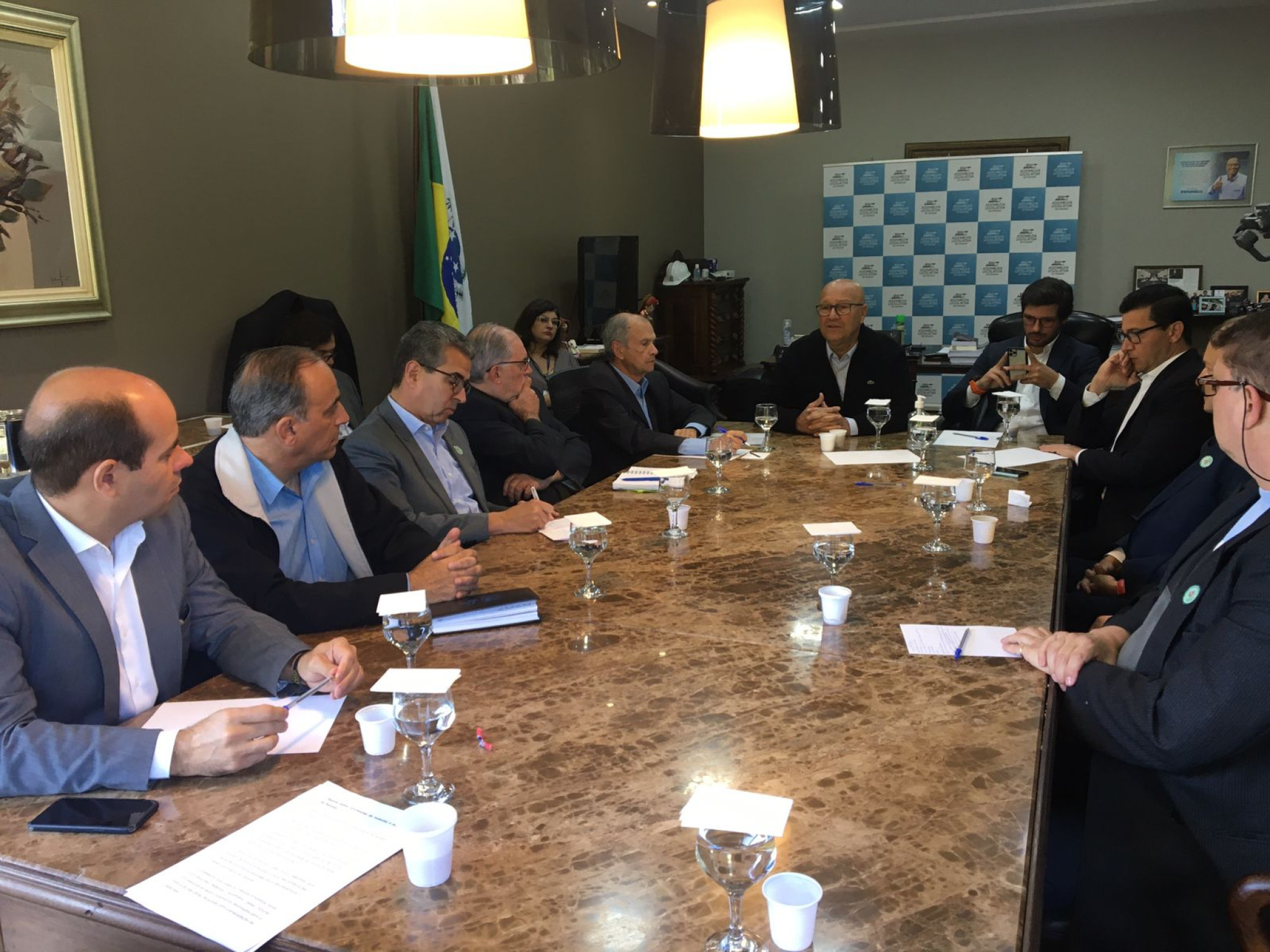 Frente Parlamentar divulga documento que pede a suspensão das novas concessões