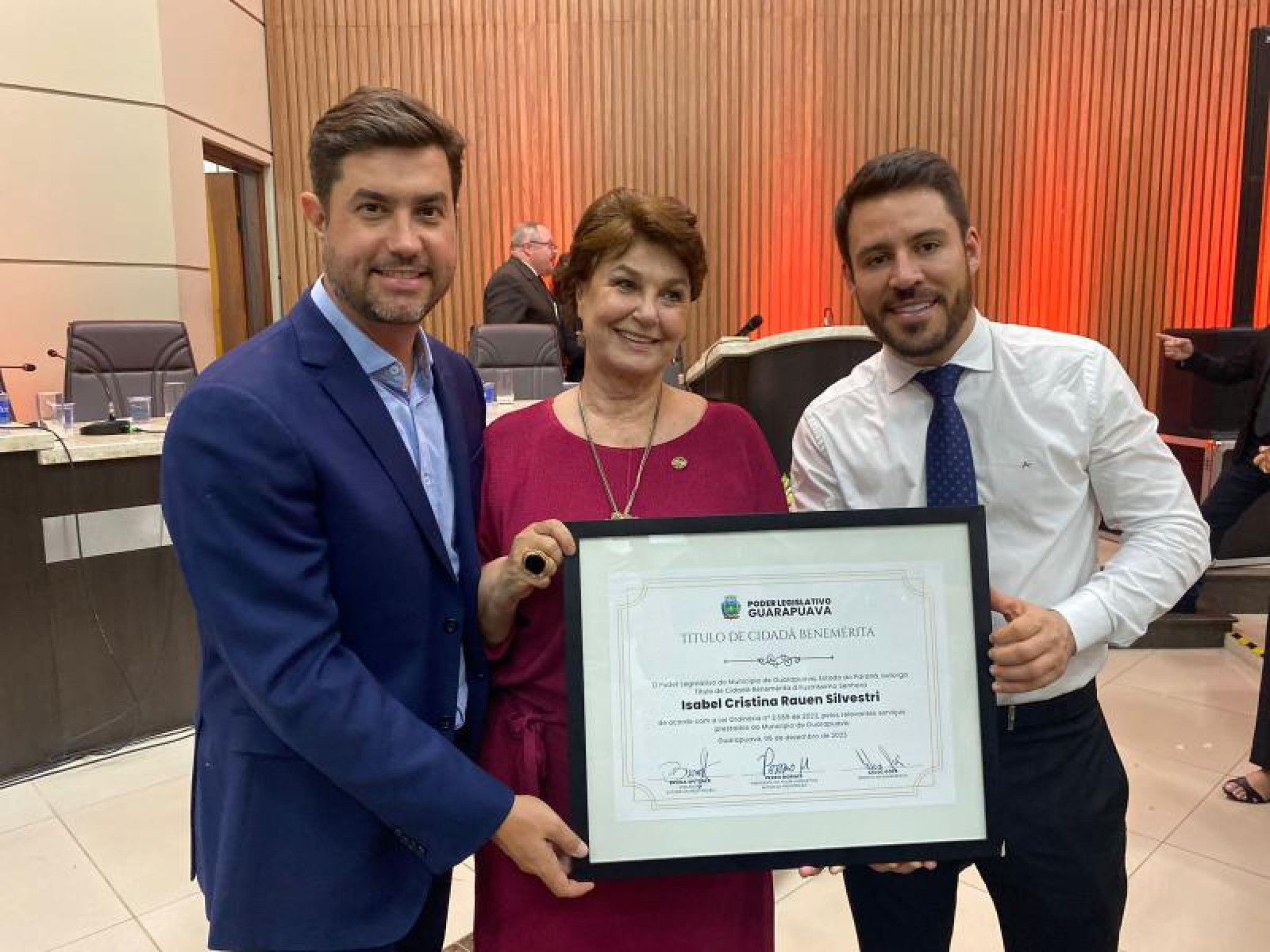 Deputada Cristina Silvestri (PSDB) recebe título de cidadã benemérita de Guarapuava