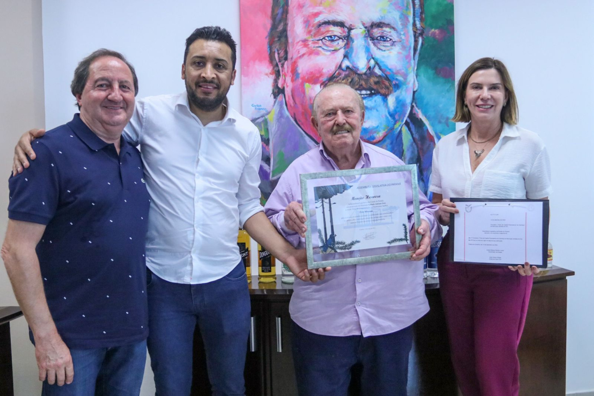 Deputado Soldado Adriano José (PP) reconhece empresários de destaque na preservação da cultura da cachaça em Jandaia do Sul