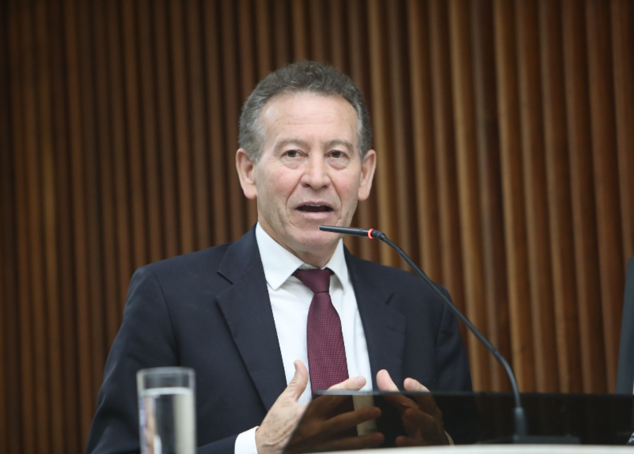 Deputado Professor Lemos (PT) solicita ao TCE a suspensão de novas atividades relacionadas ao programa Parceiro da Escola